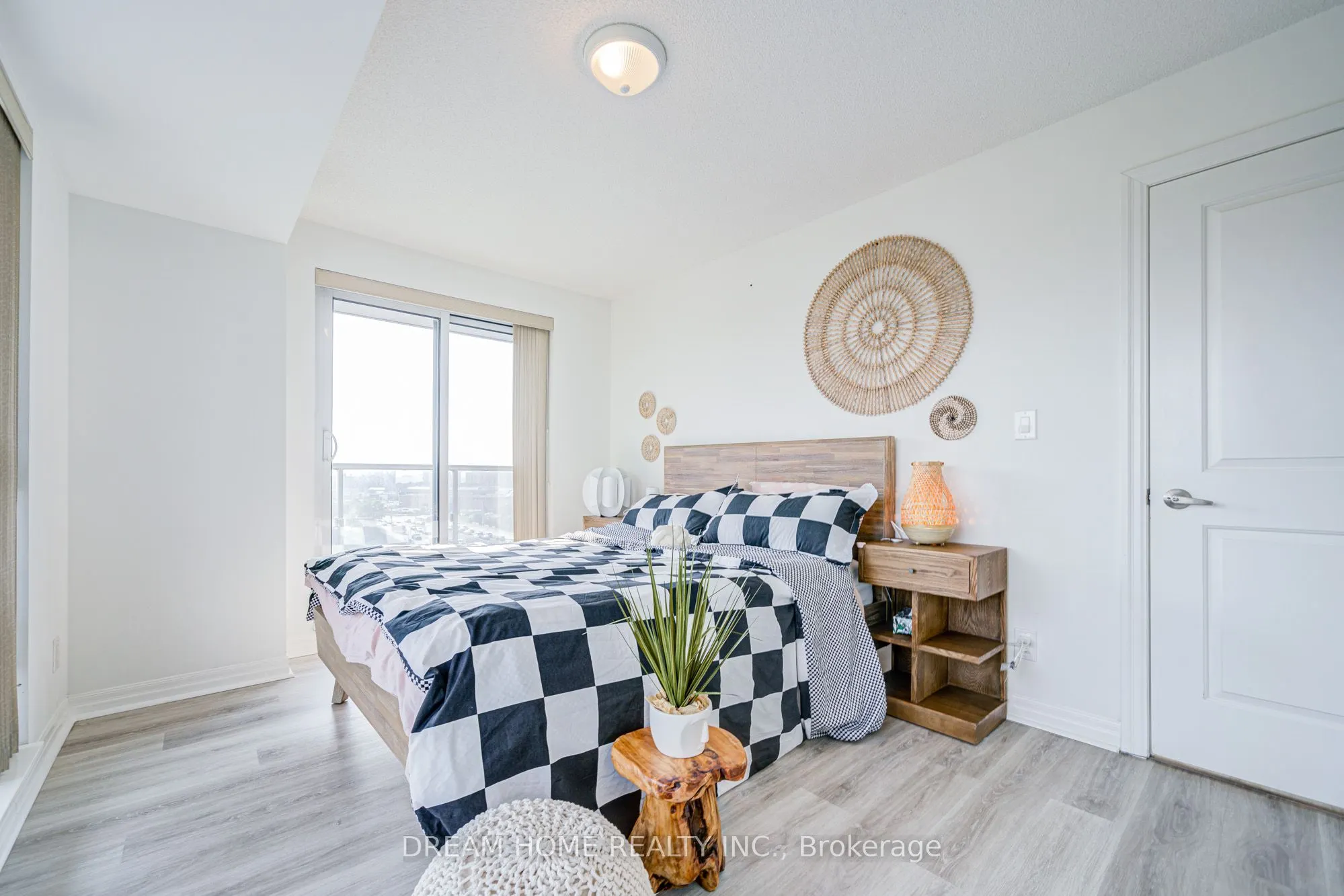 2015 Sheppard Avenue E, #904