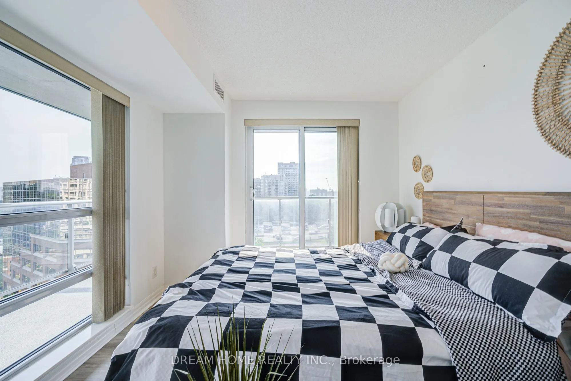 2015 Sheppard Avenue E, #904