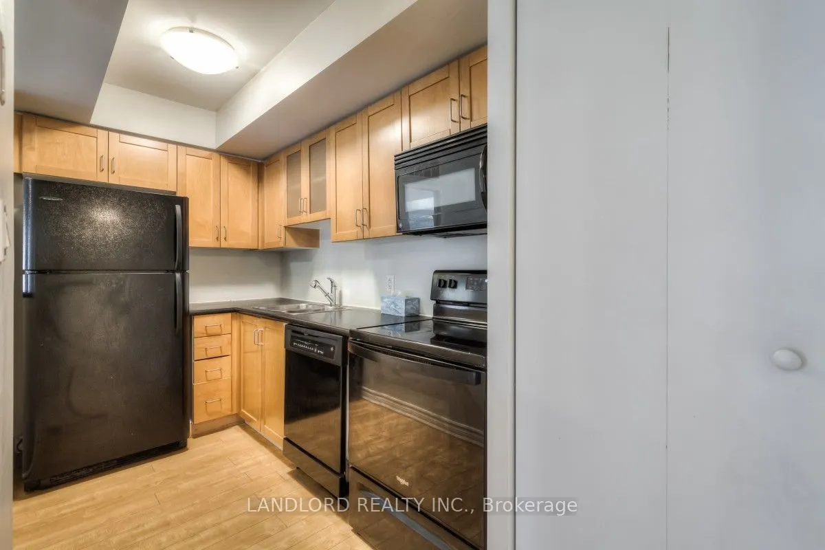 21 Pirandello Street, #1221