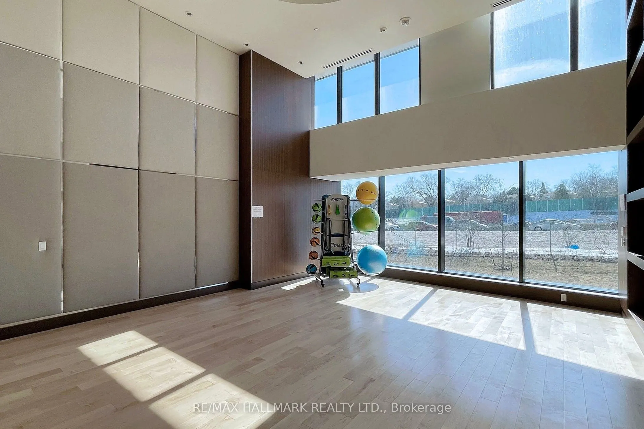 95 McMahon Drive, #3103