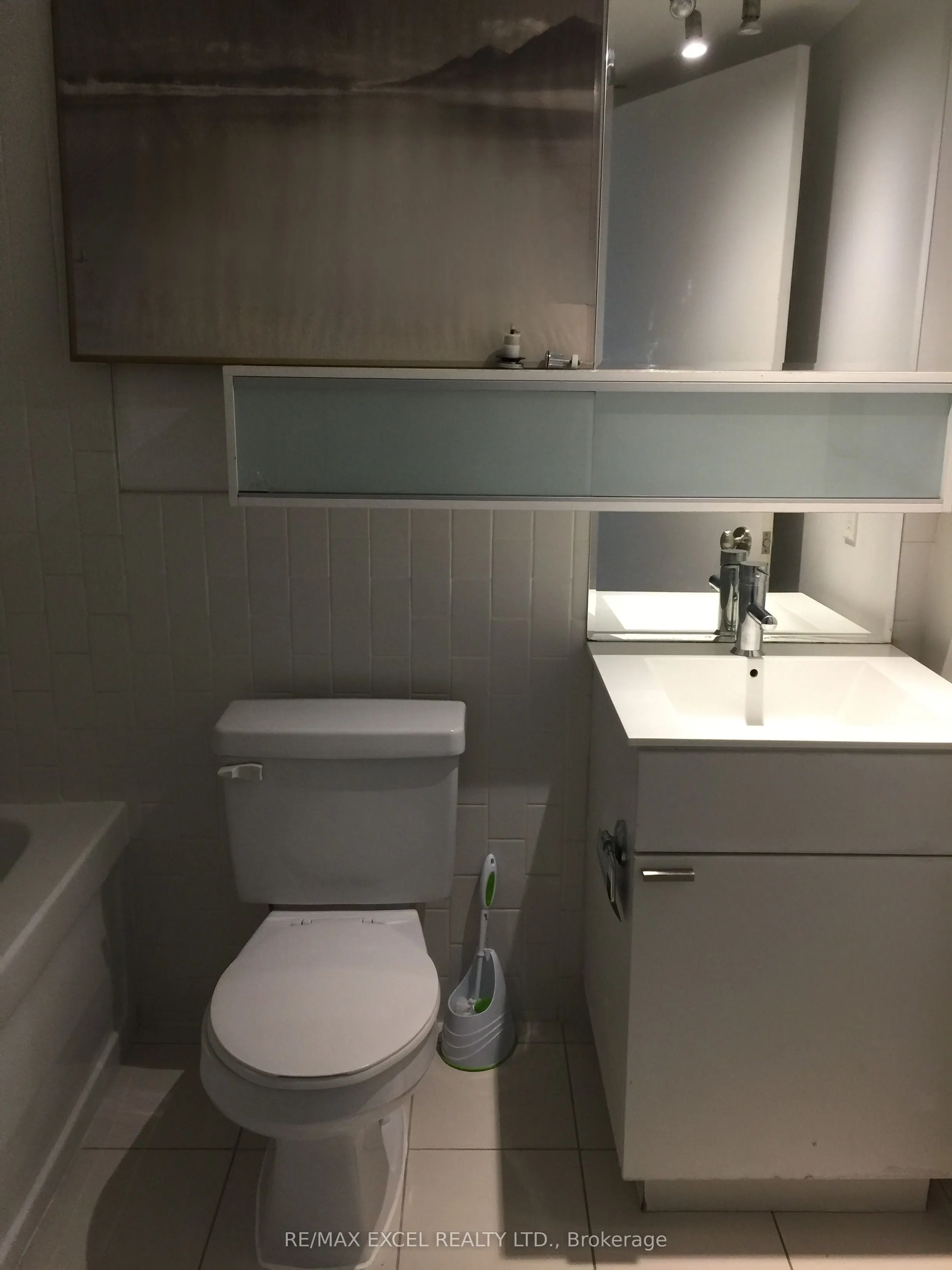 111 Elizabeth Street, #929