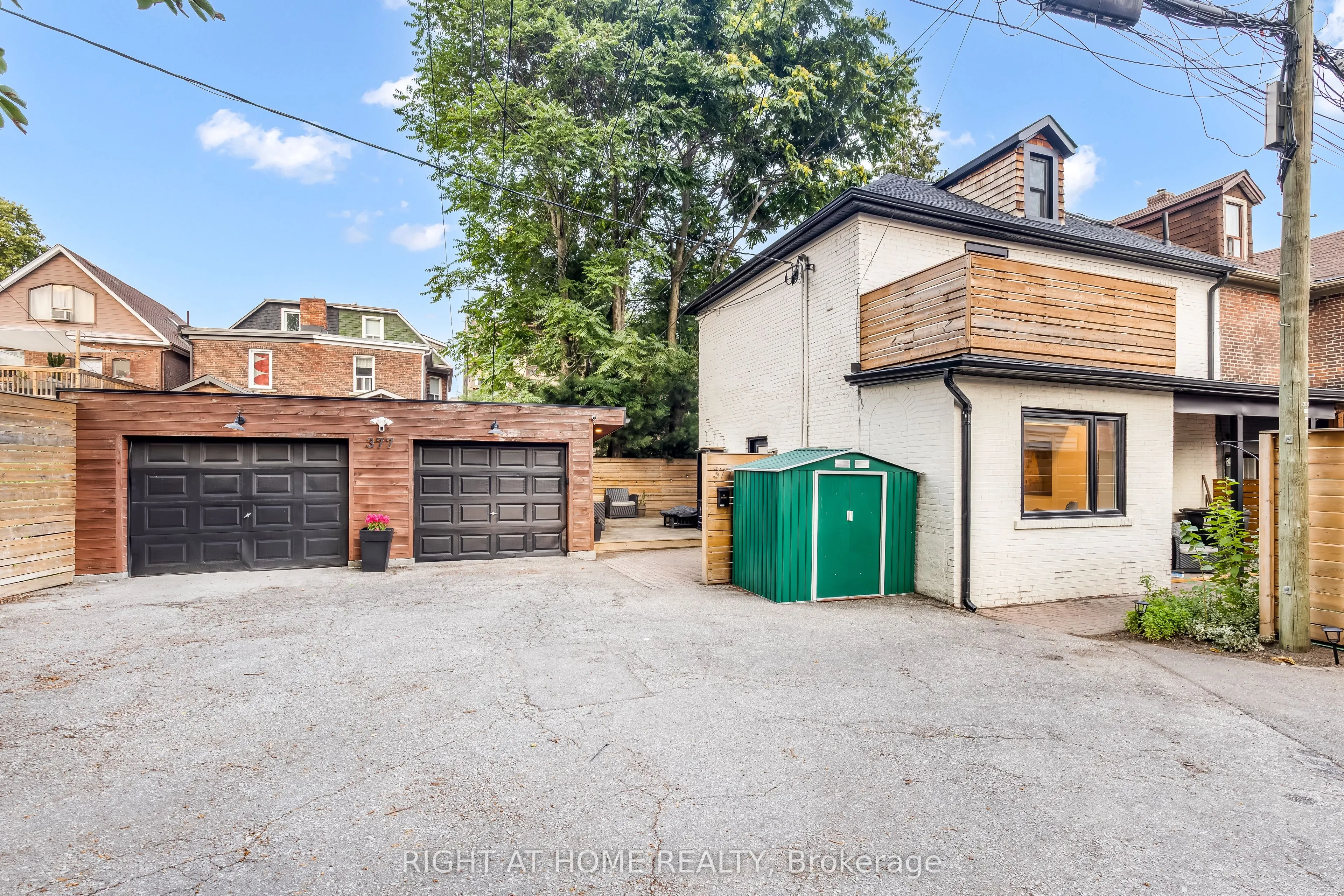 377 Lansdowne Avenue