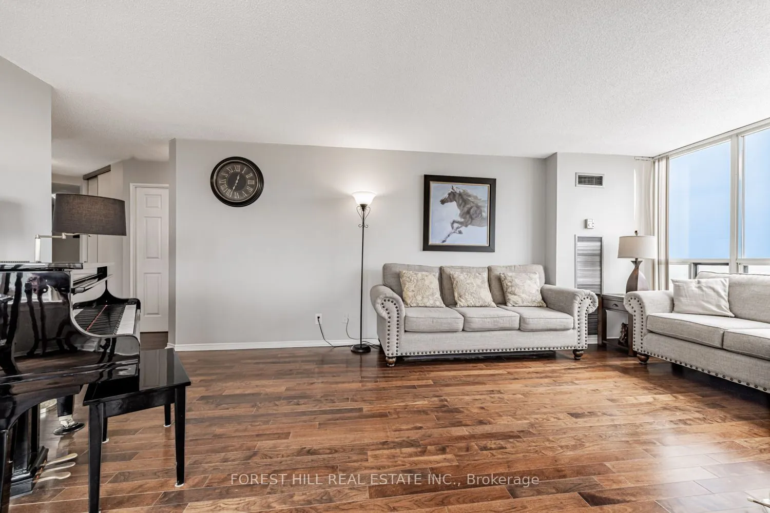 7 Bishop Avenue, #2205
