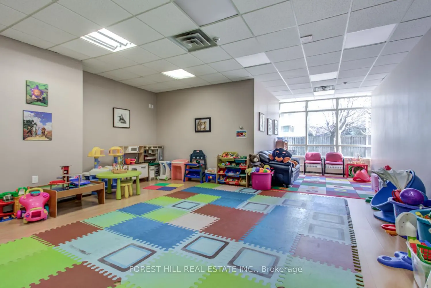 7 Bishop Avenue, #2205