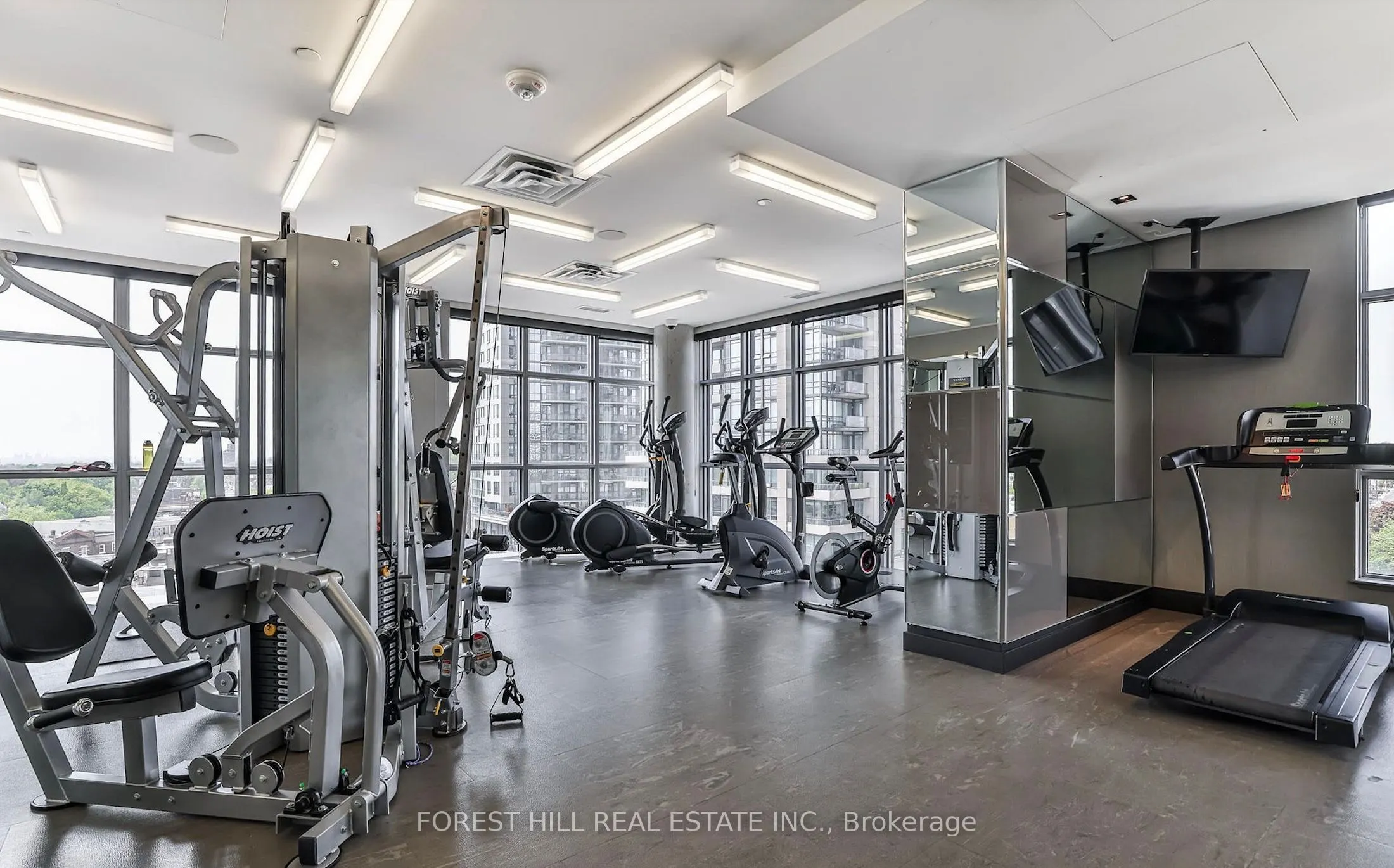 501 St. Clair Avenue W, #602