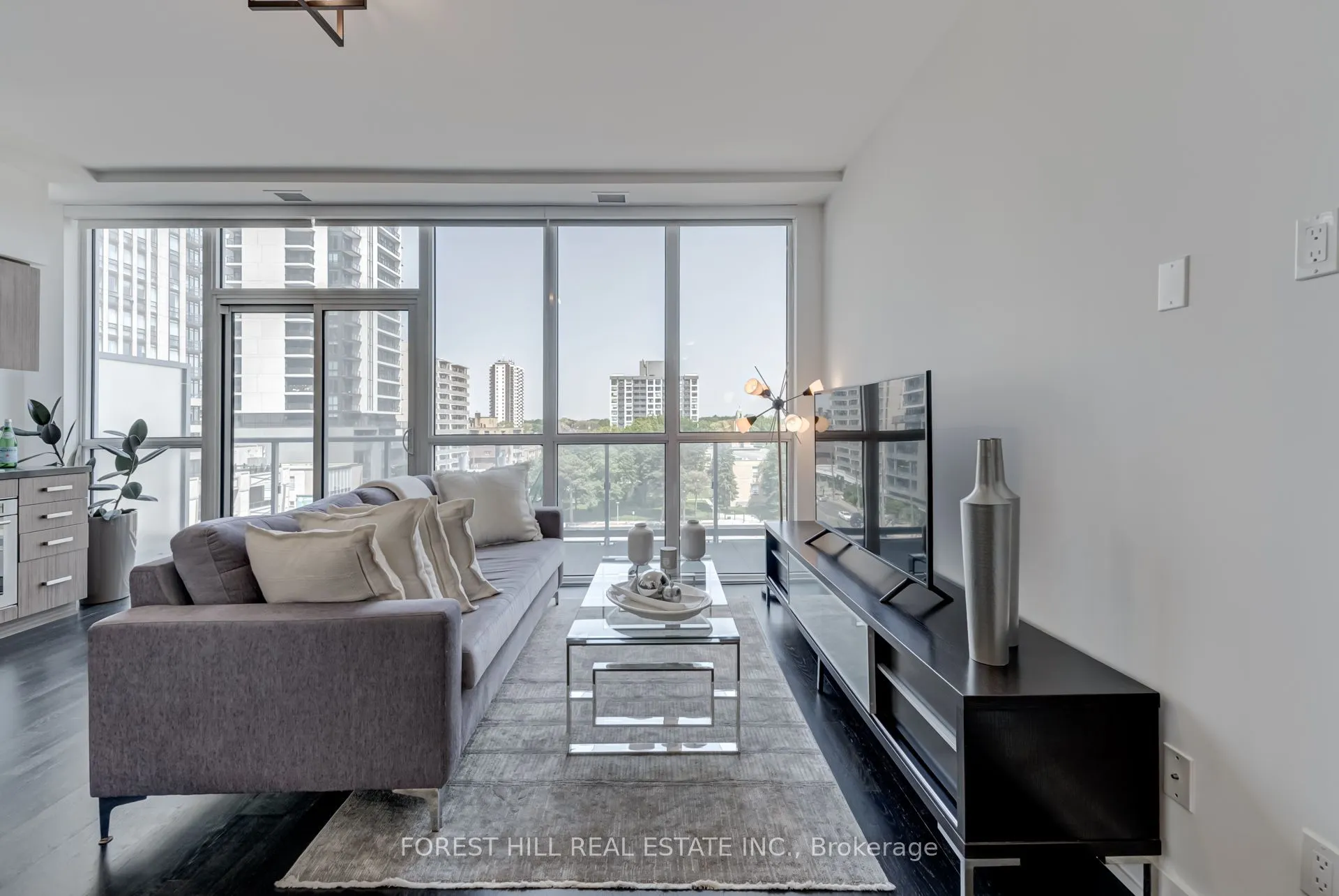 501 St. Clair Avenue W, #602