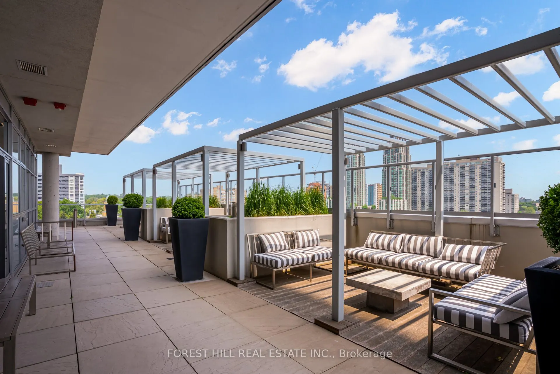 501 St. Clair Avenue W, #602
