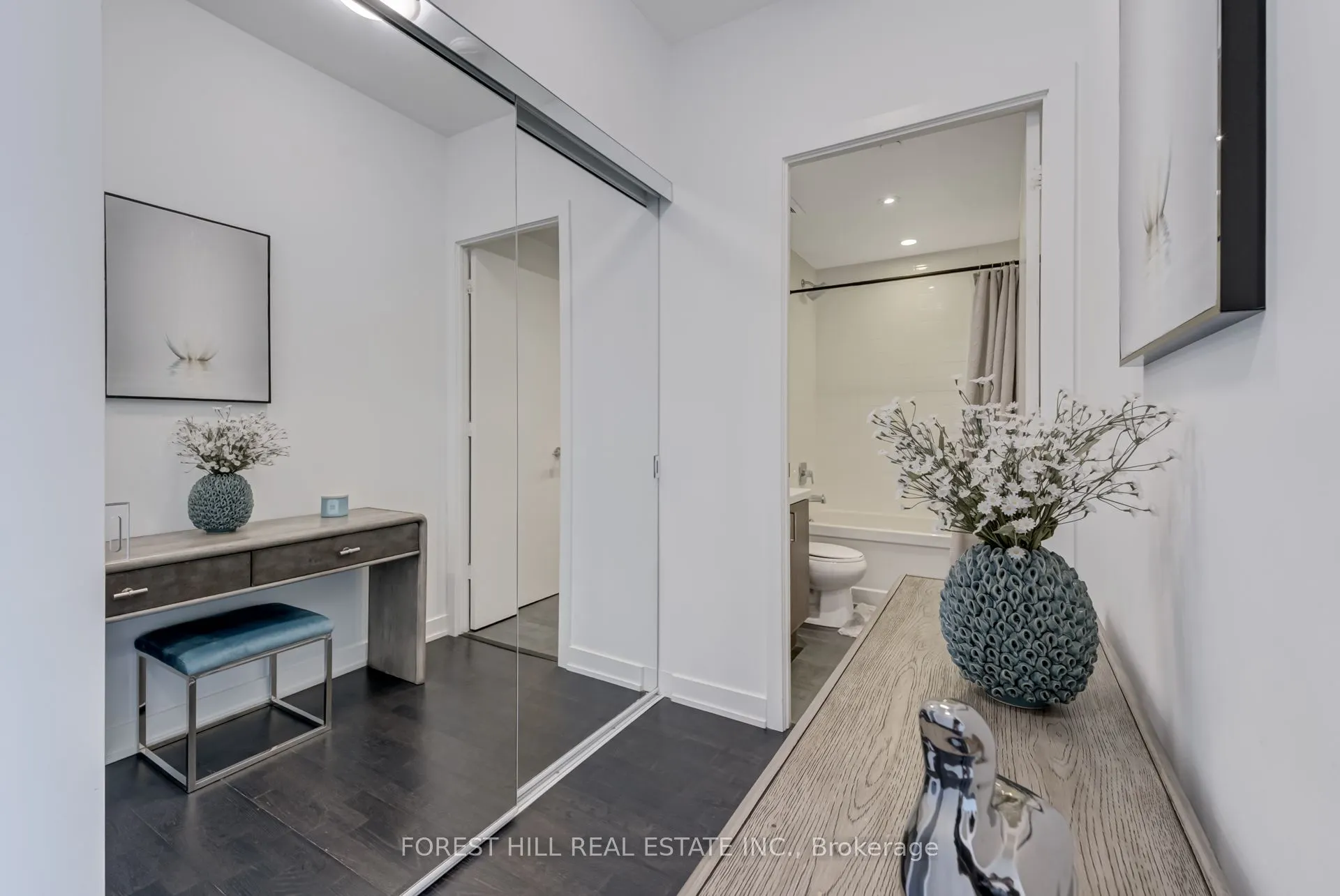 501 St. Clair Avenue W, #602