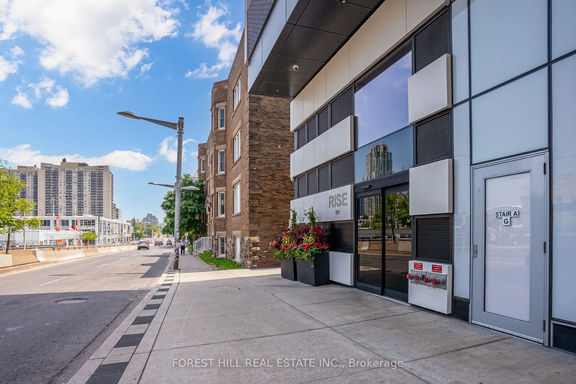 501 St. Clair Avenue W, #602