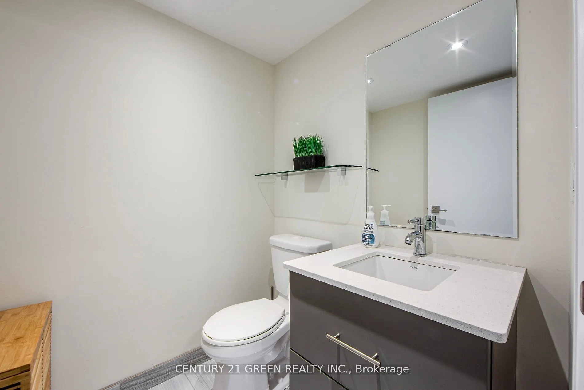 555 Wilson Avenue, #E501