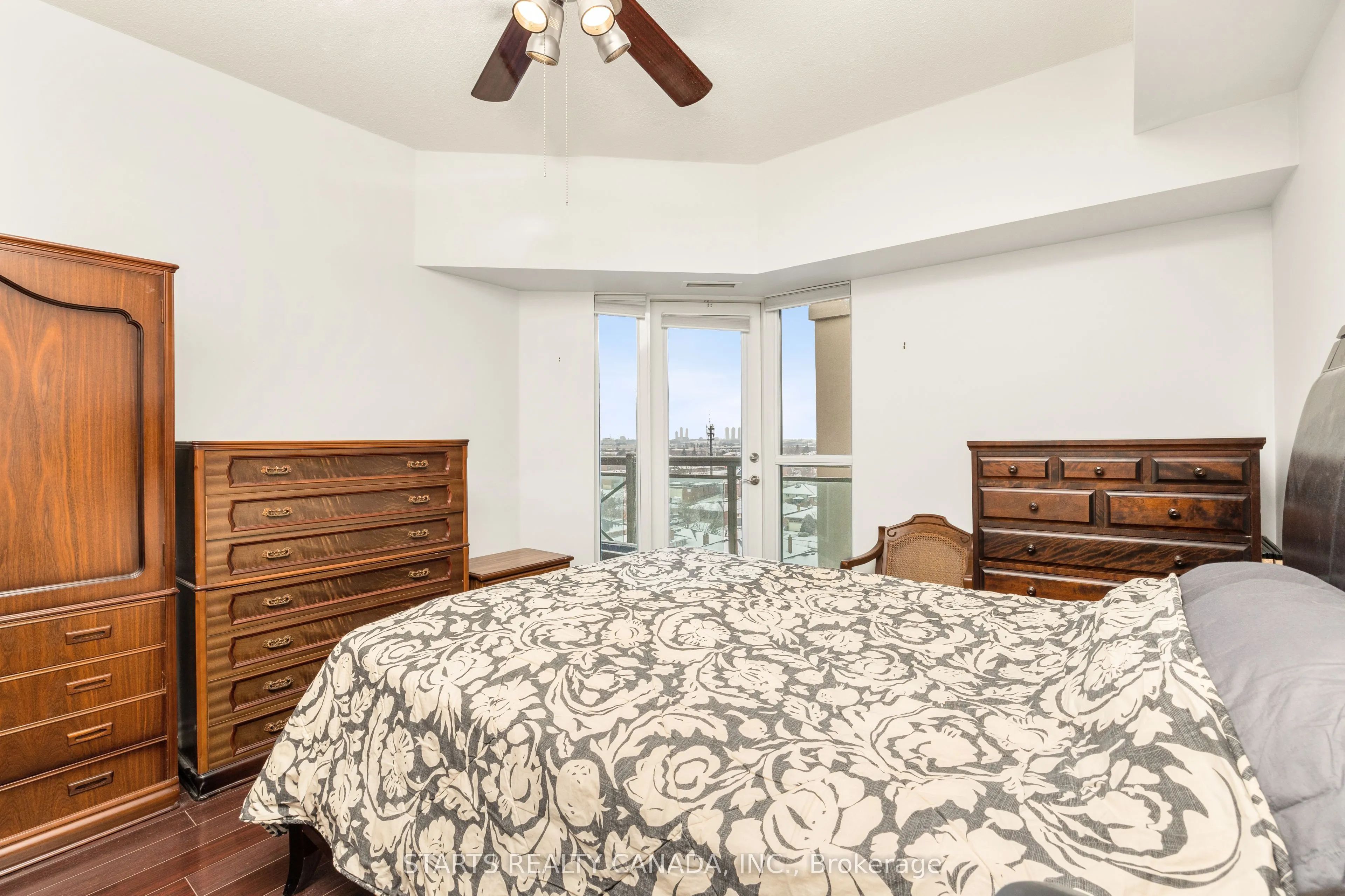 920 Sheppard Avenue W, #910