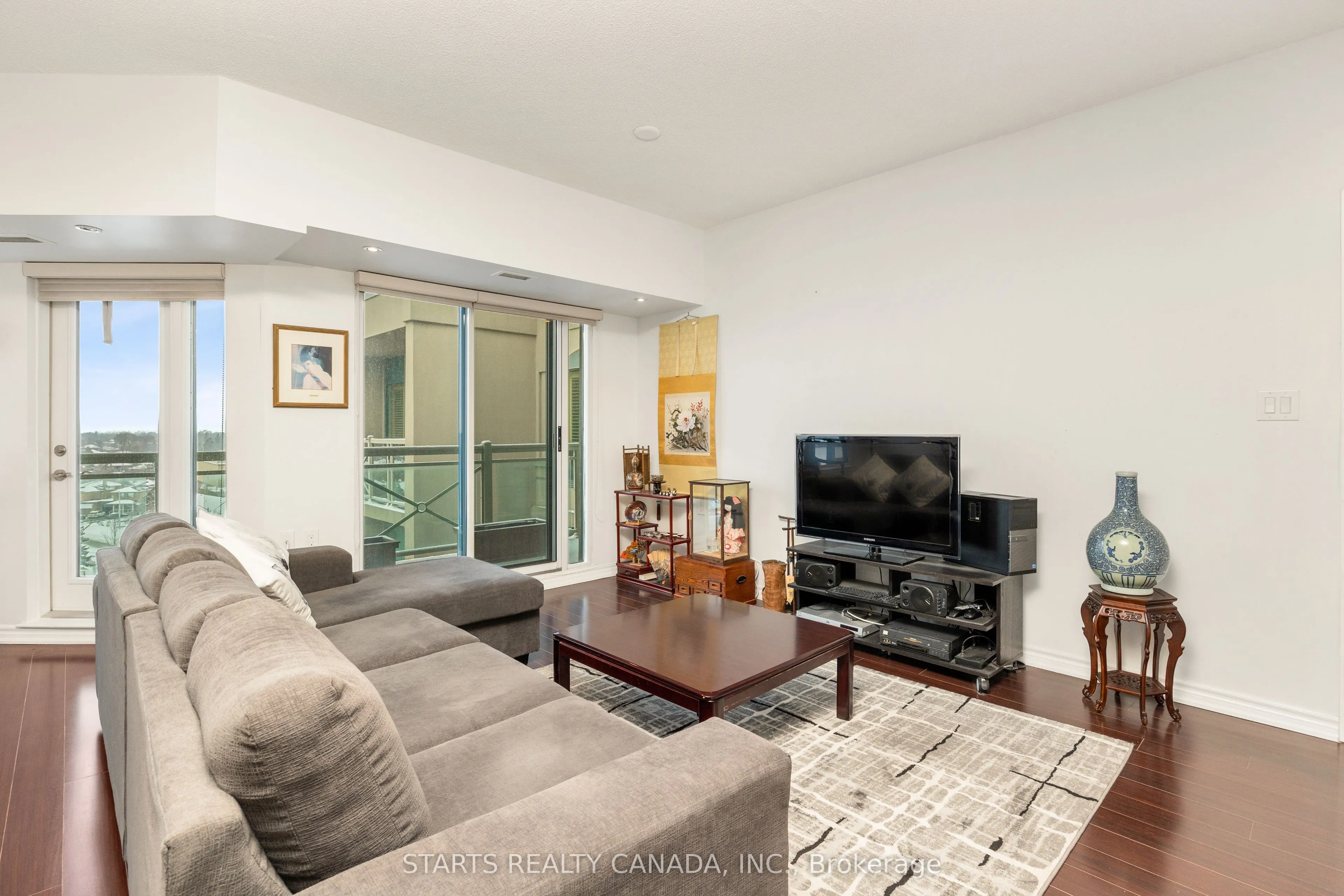 920 Sheppard Avenue W, #910