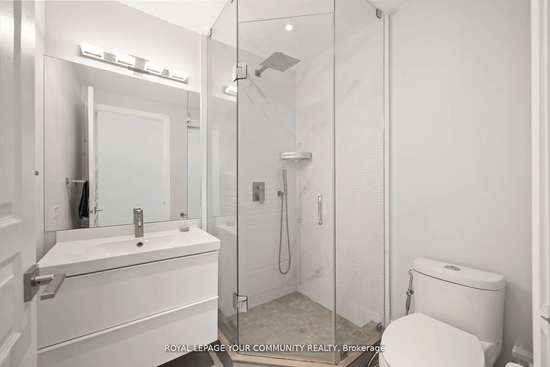 5 Northtown Way, #2213