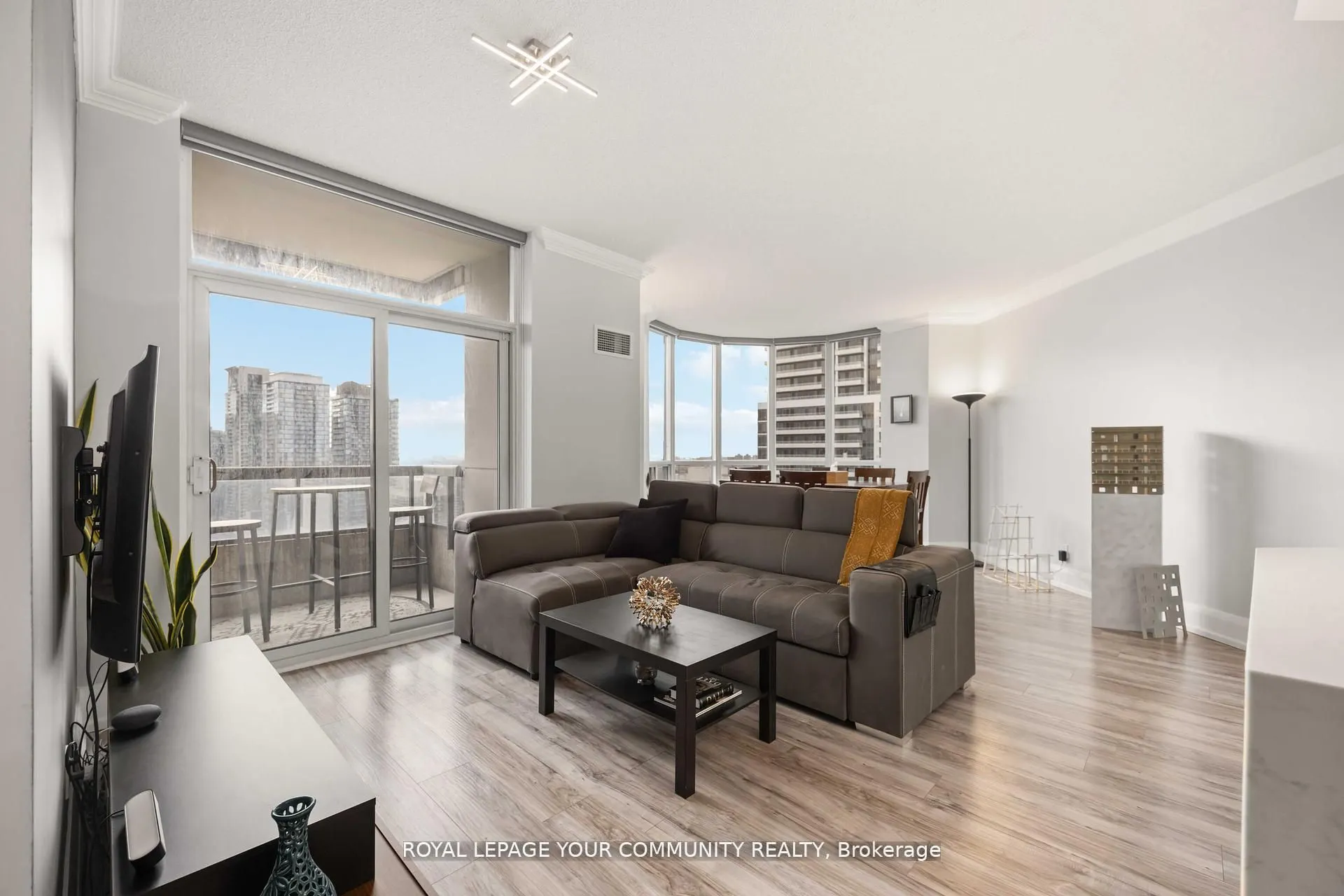 5 Northtown Way, #2213