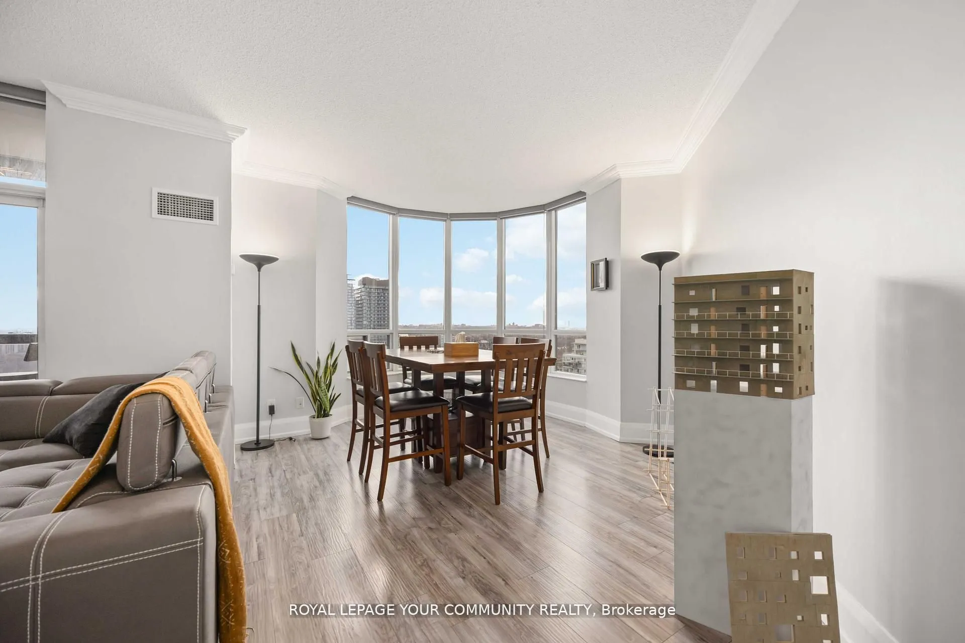 5 Northtown Way, #2213