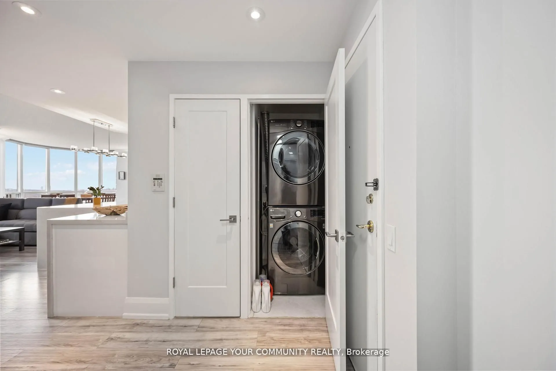 5 Northtown Way, #2213