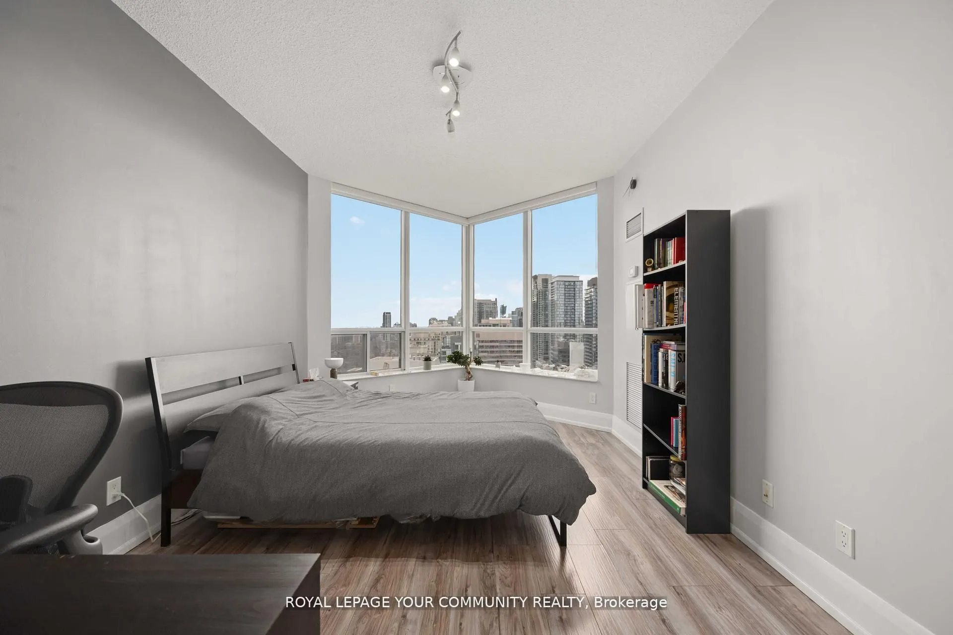 5 Northtown Way, #2213