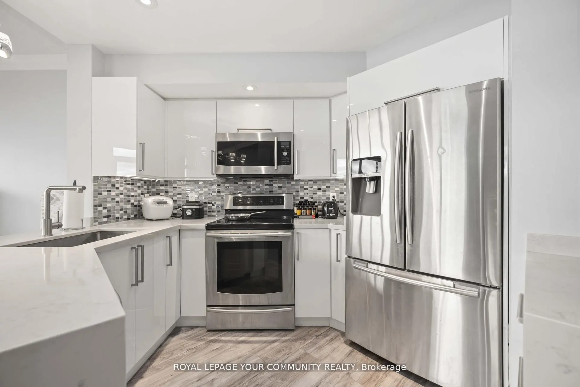 5 Northtown Way, #2213