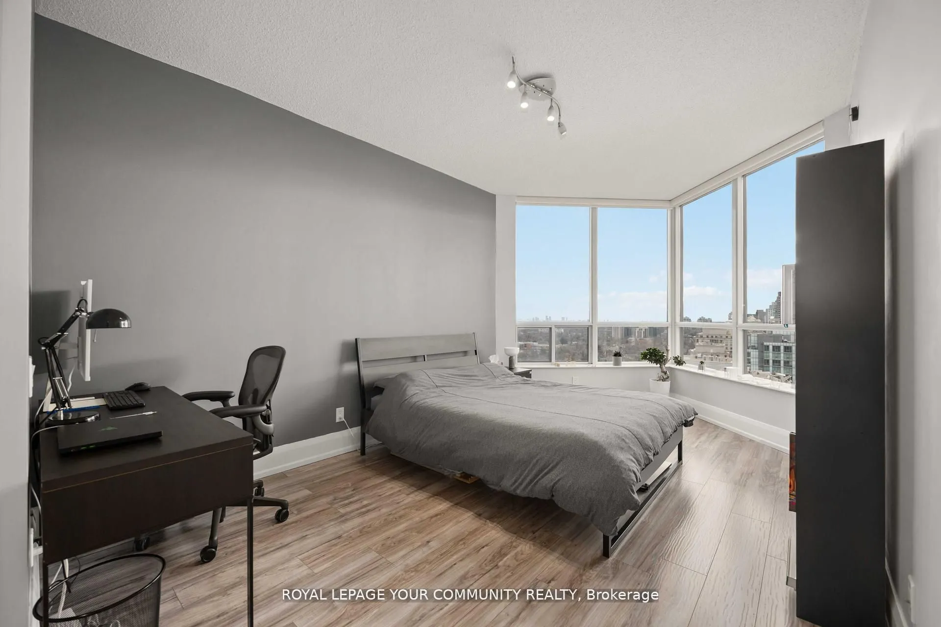 5 Northtown Way, #2213