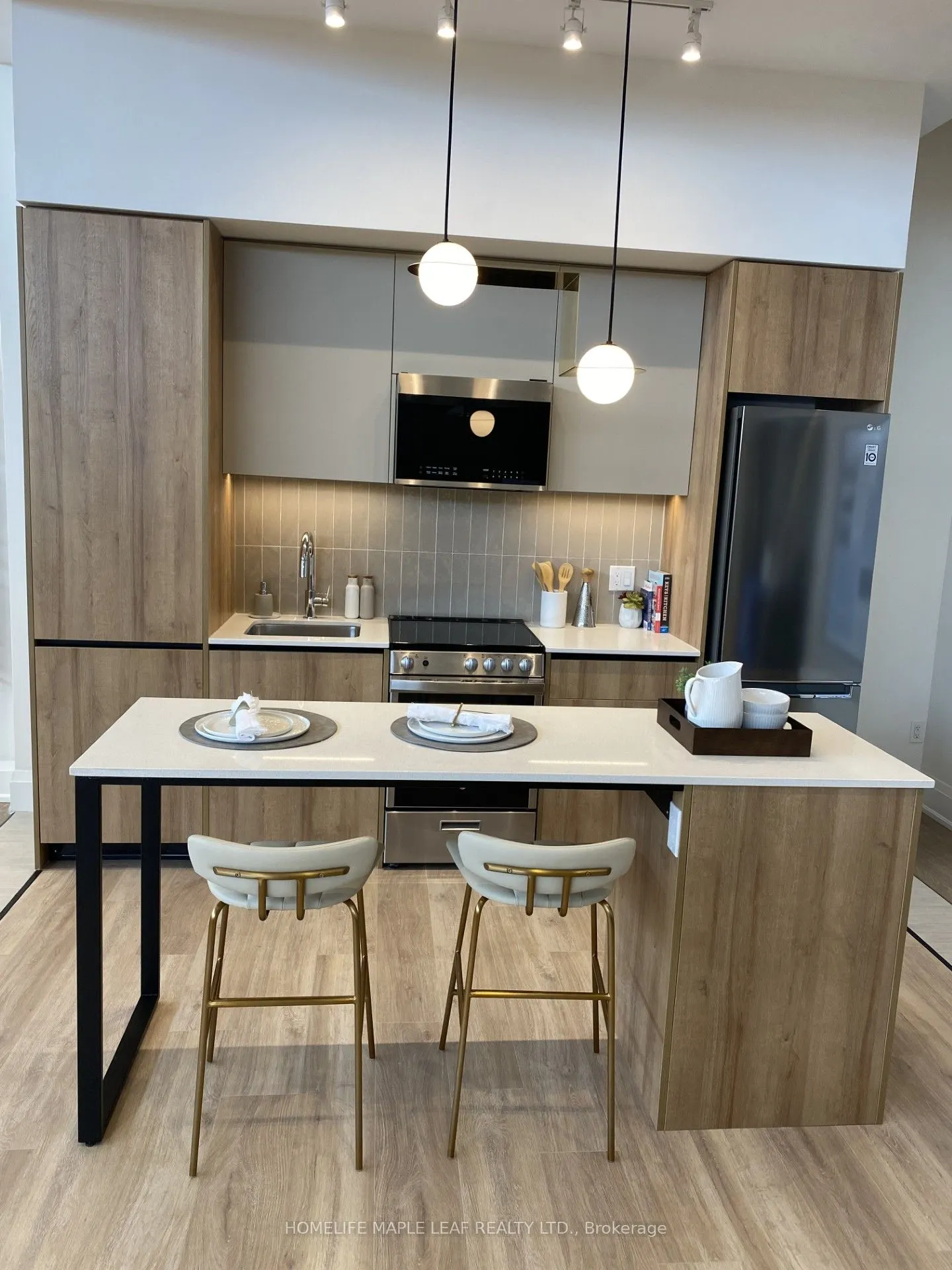 35 Tubman Avenue, #208