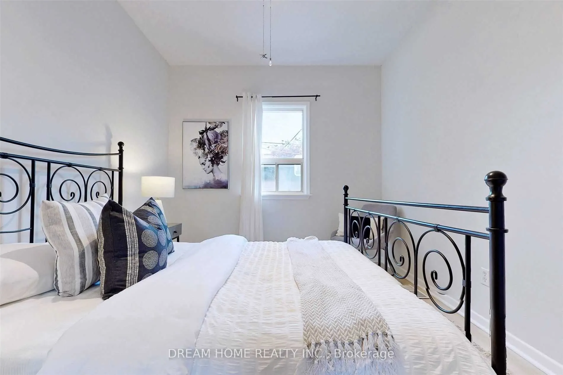 53 Lanark Avenue, #Upper