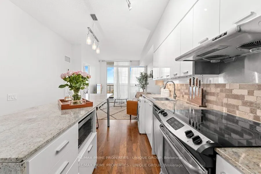 29 Singer Court, #2207