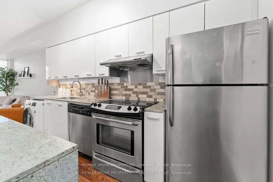 29 Singer Court, #2207