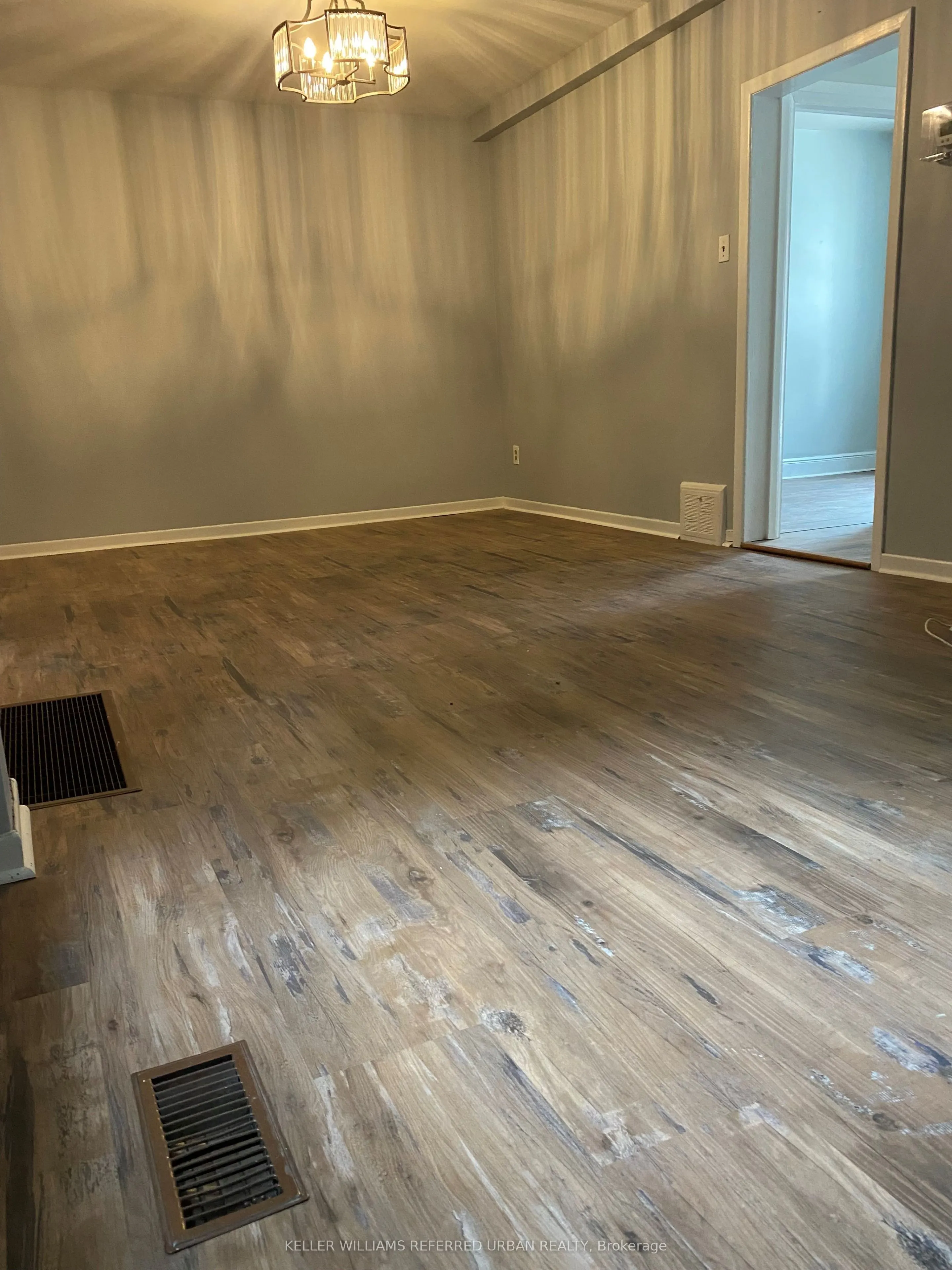 9 Clinton Place, #Main floor