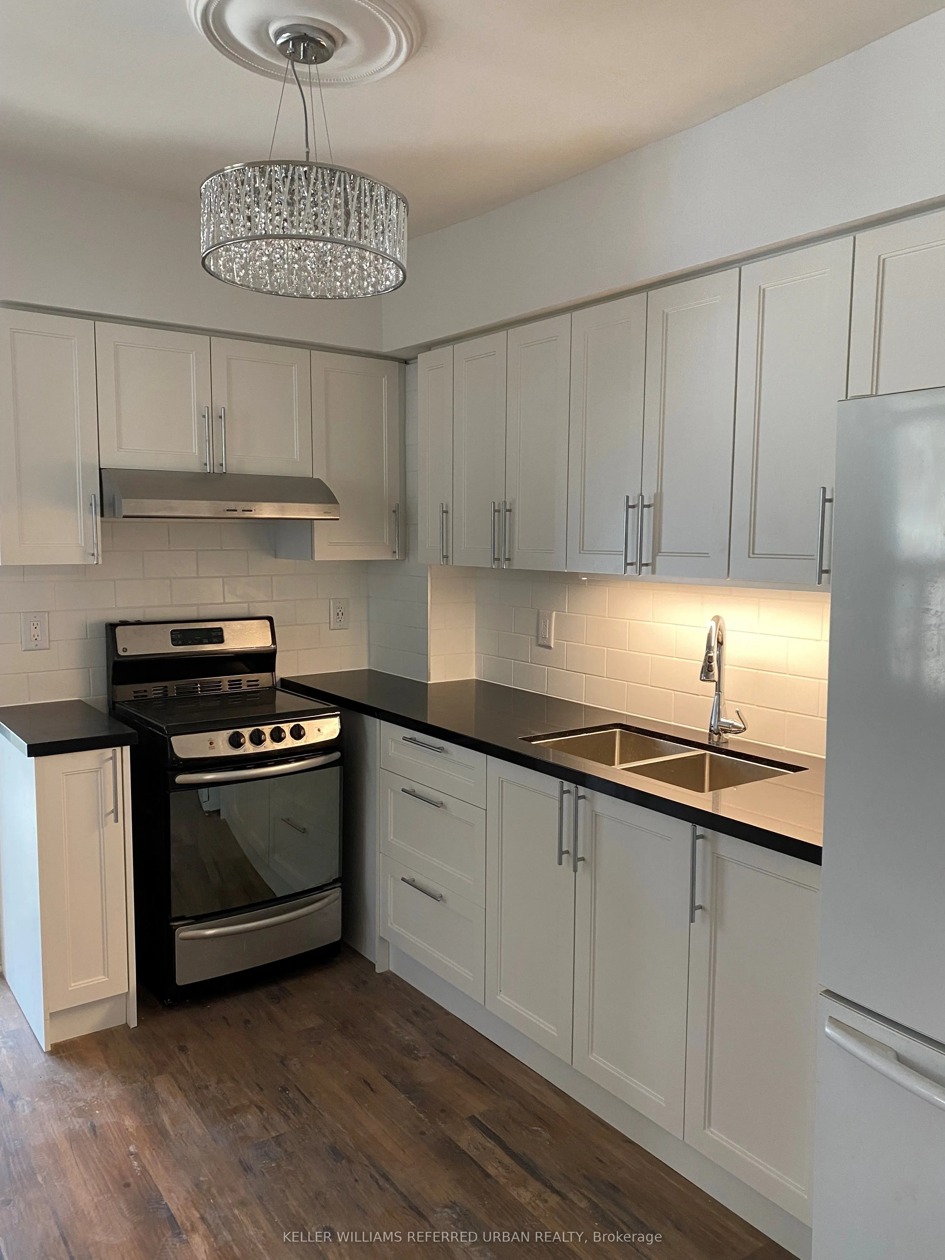 9 Clinton Place, #Main floor