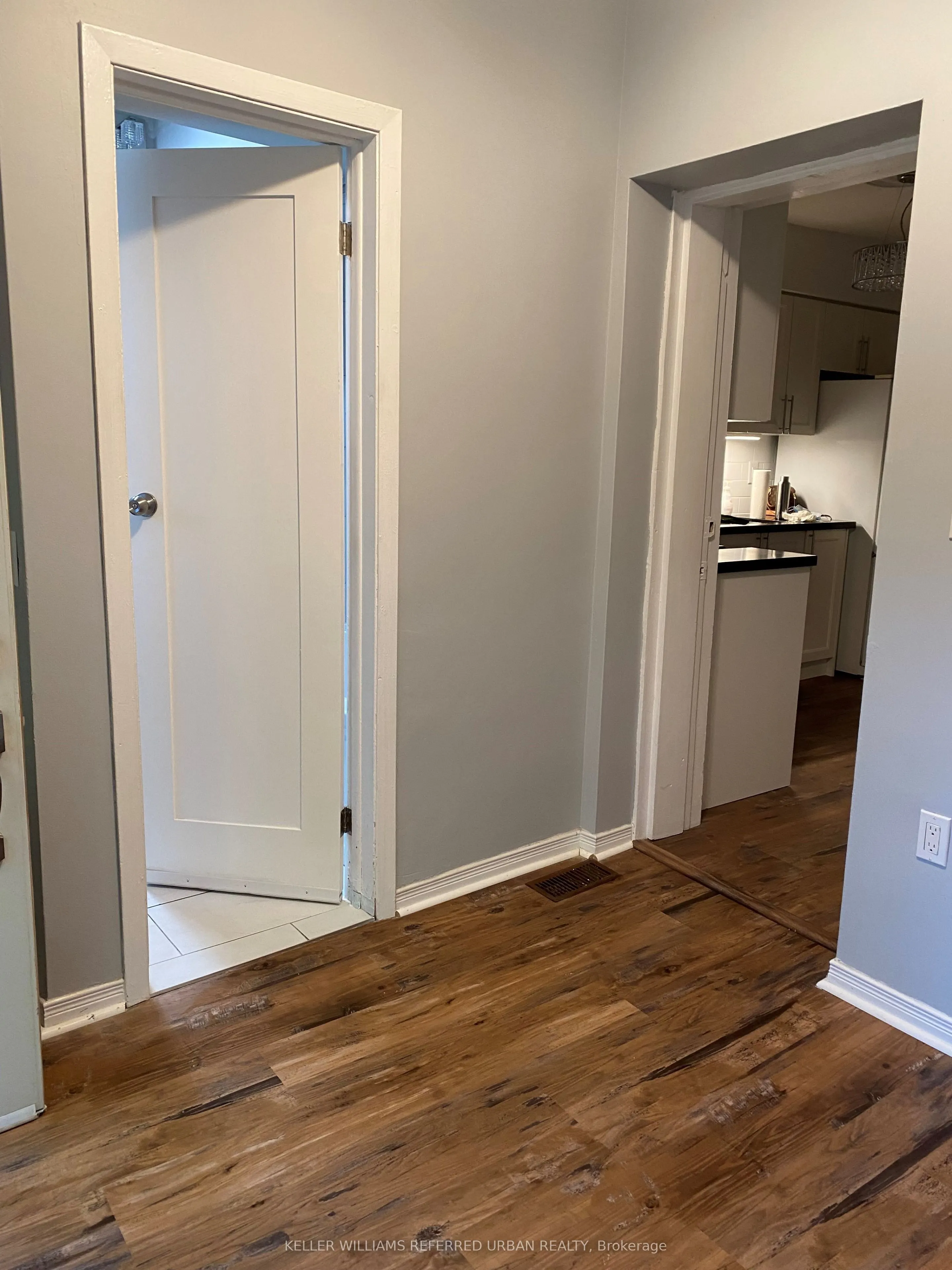 9 Clinton Place, #Main floor