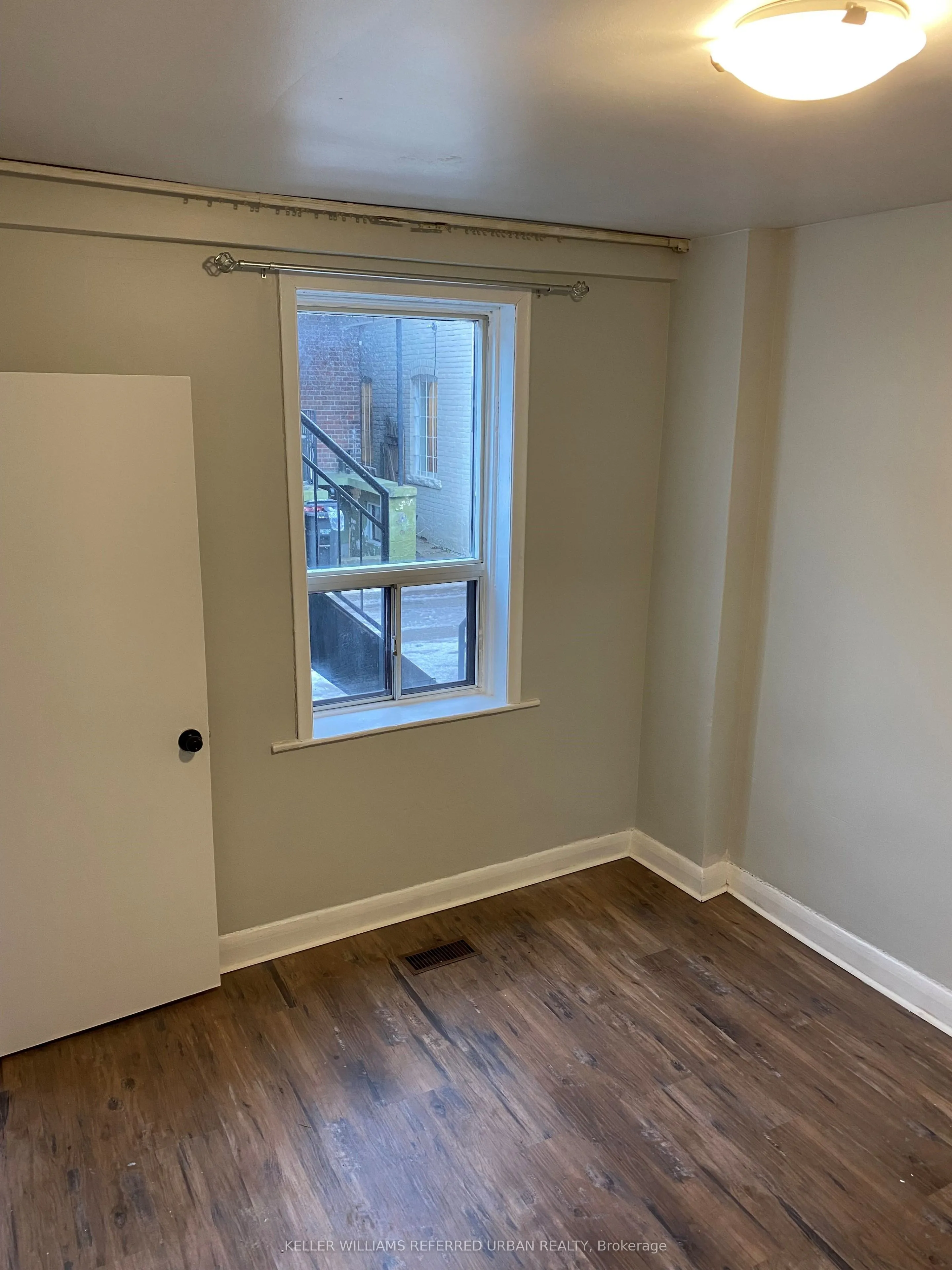 9 Clinton Place, #Main floor