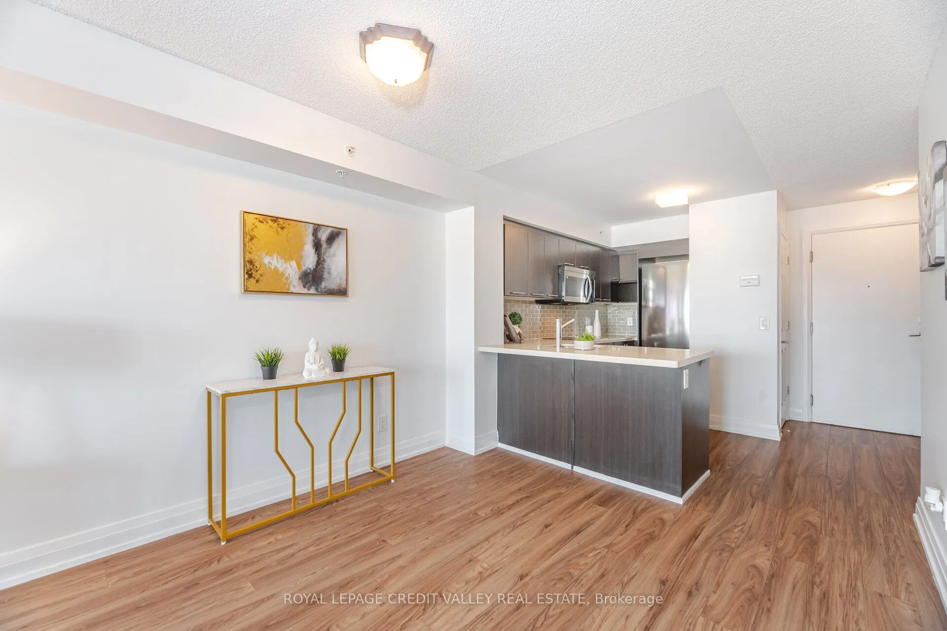 565 Wilson Avenue, #W409