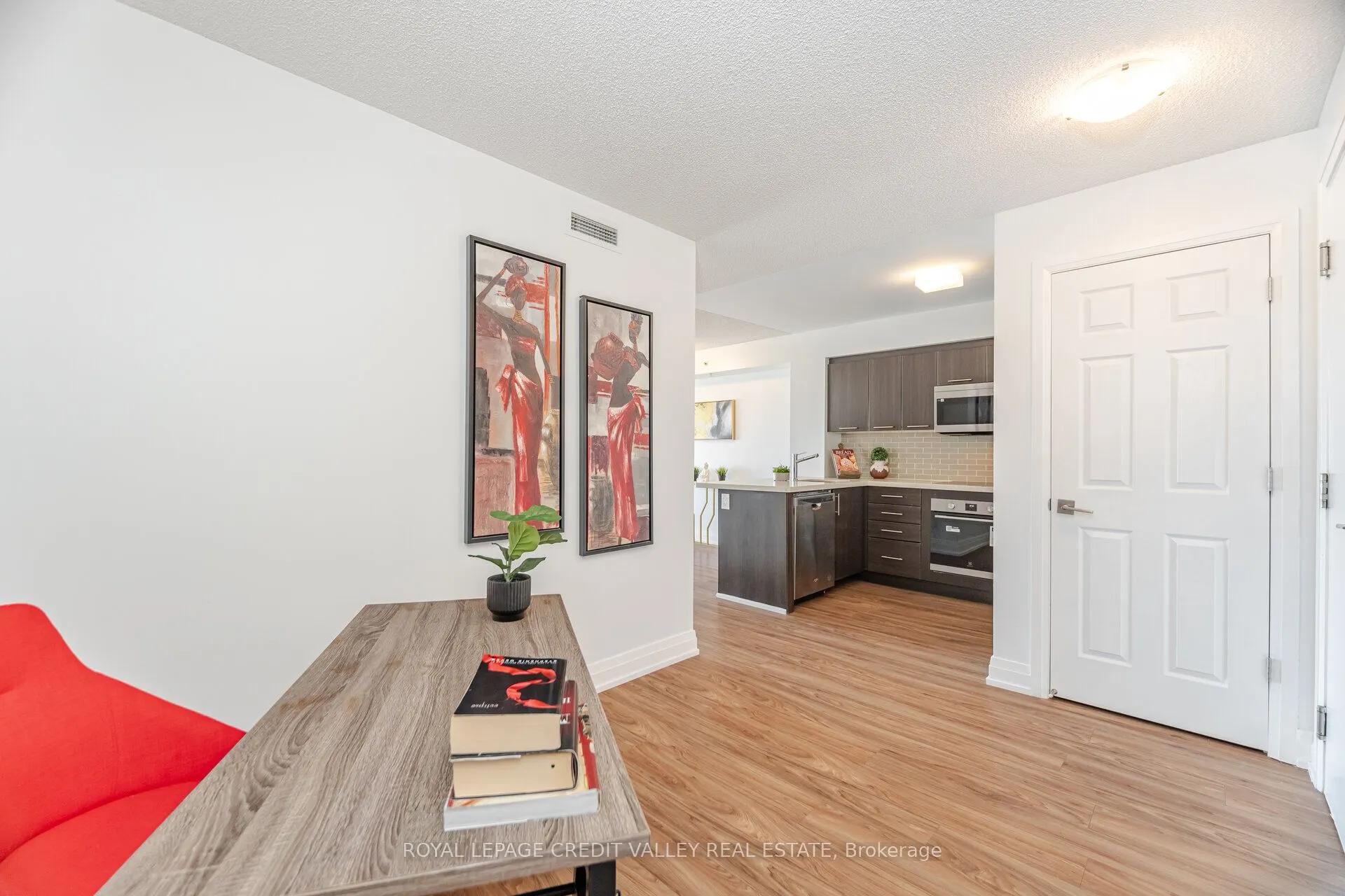 565 Wilson Avenue, #W409