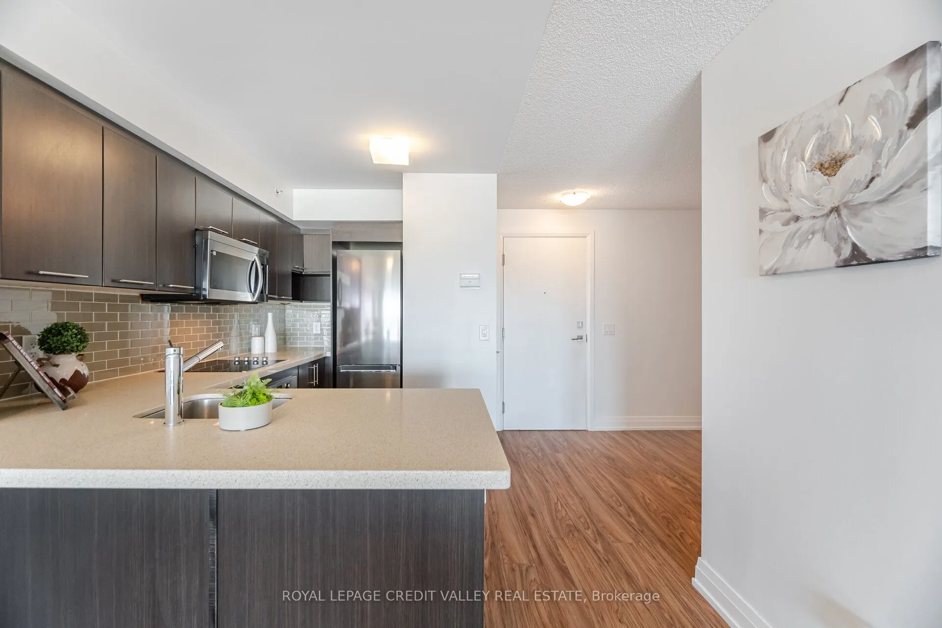 565 Wilson Avenue, #W409