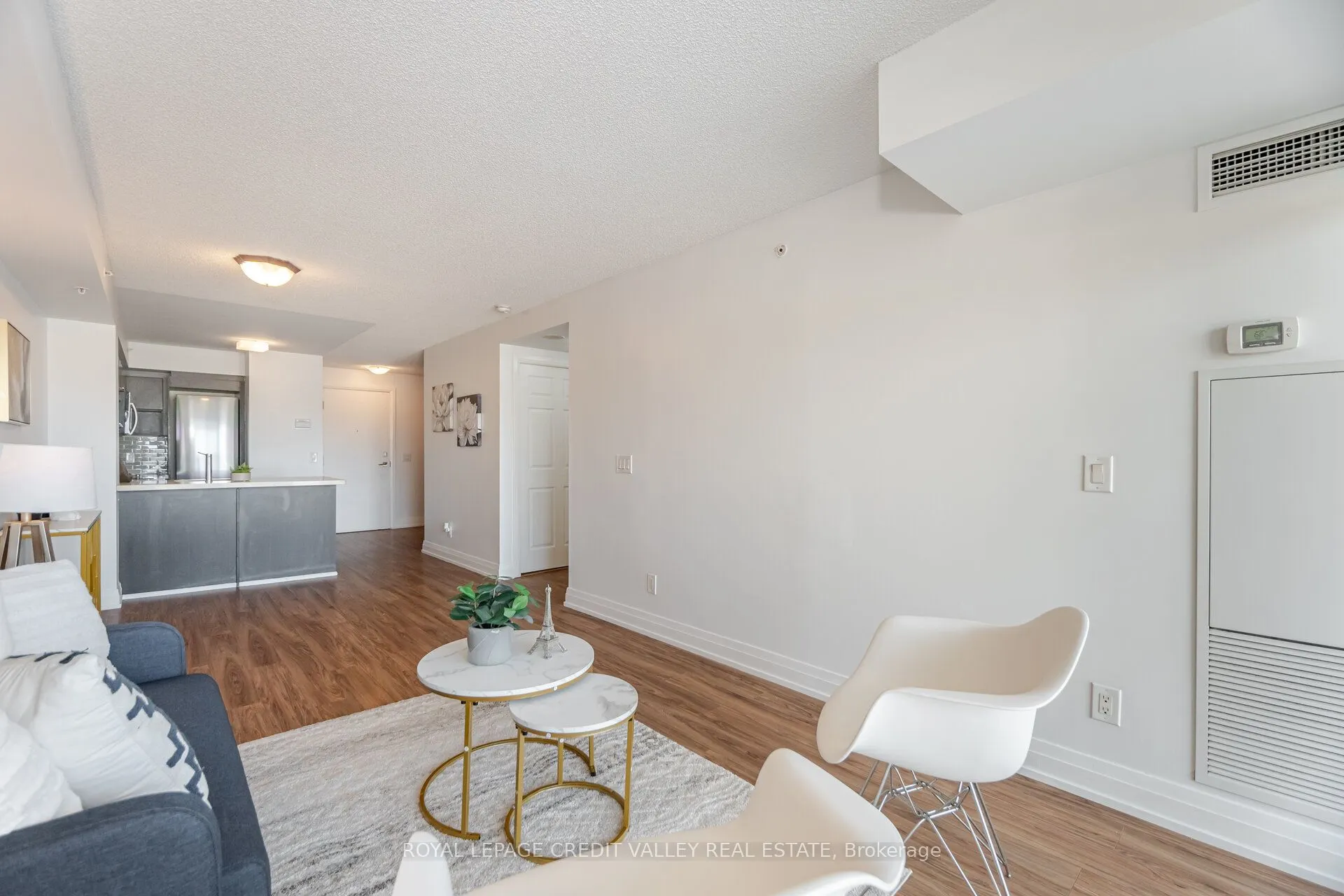 565 Wilson Avenue, #W409