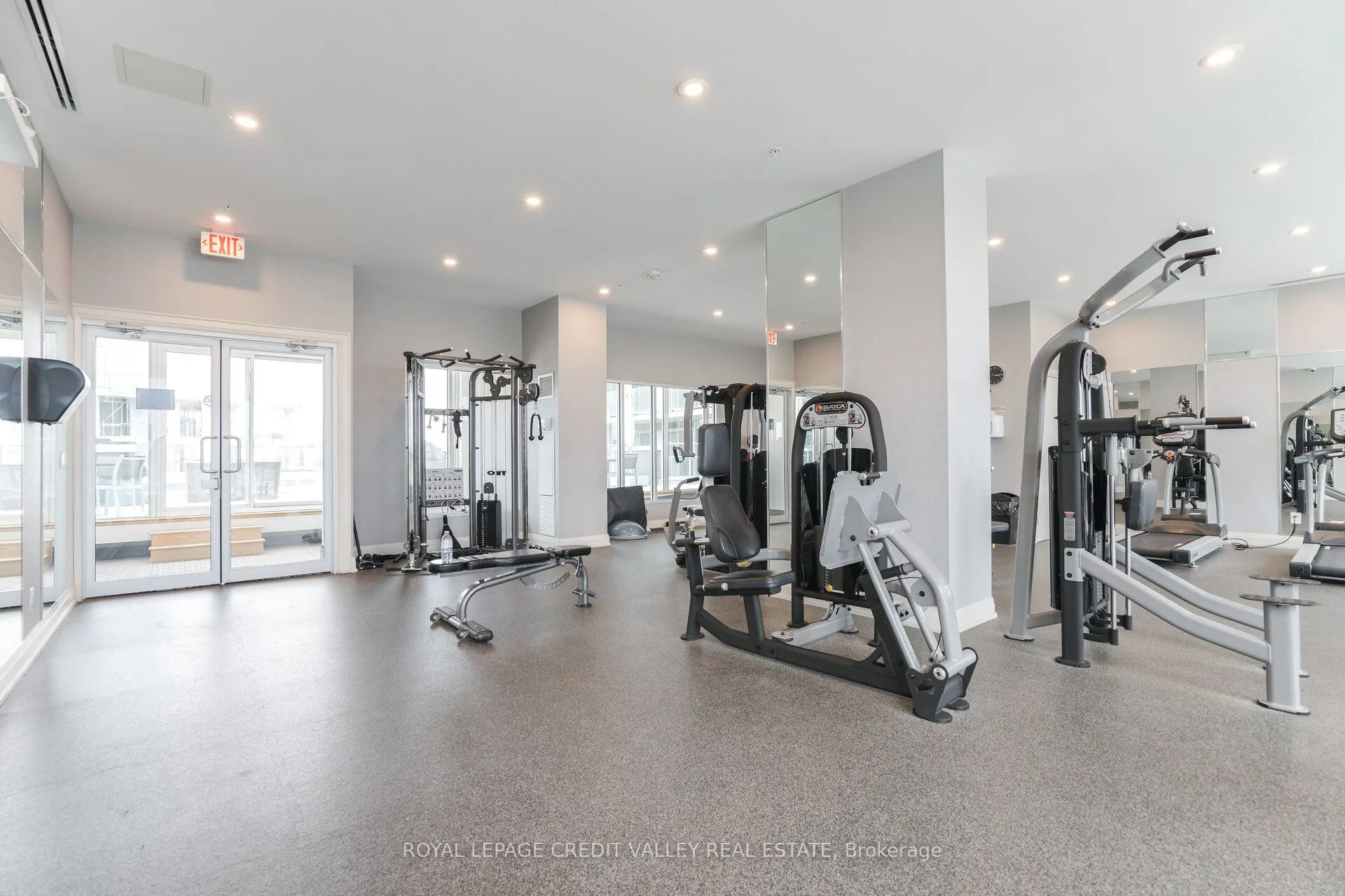 565 Wilson Avenue, #W409