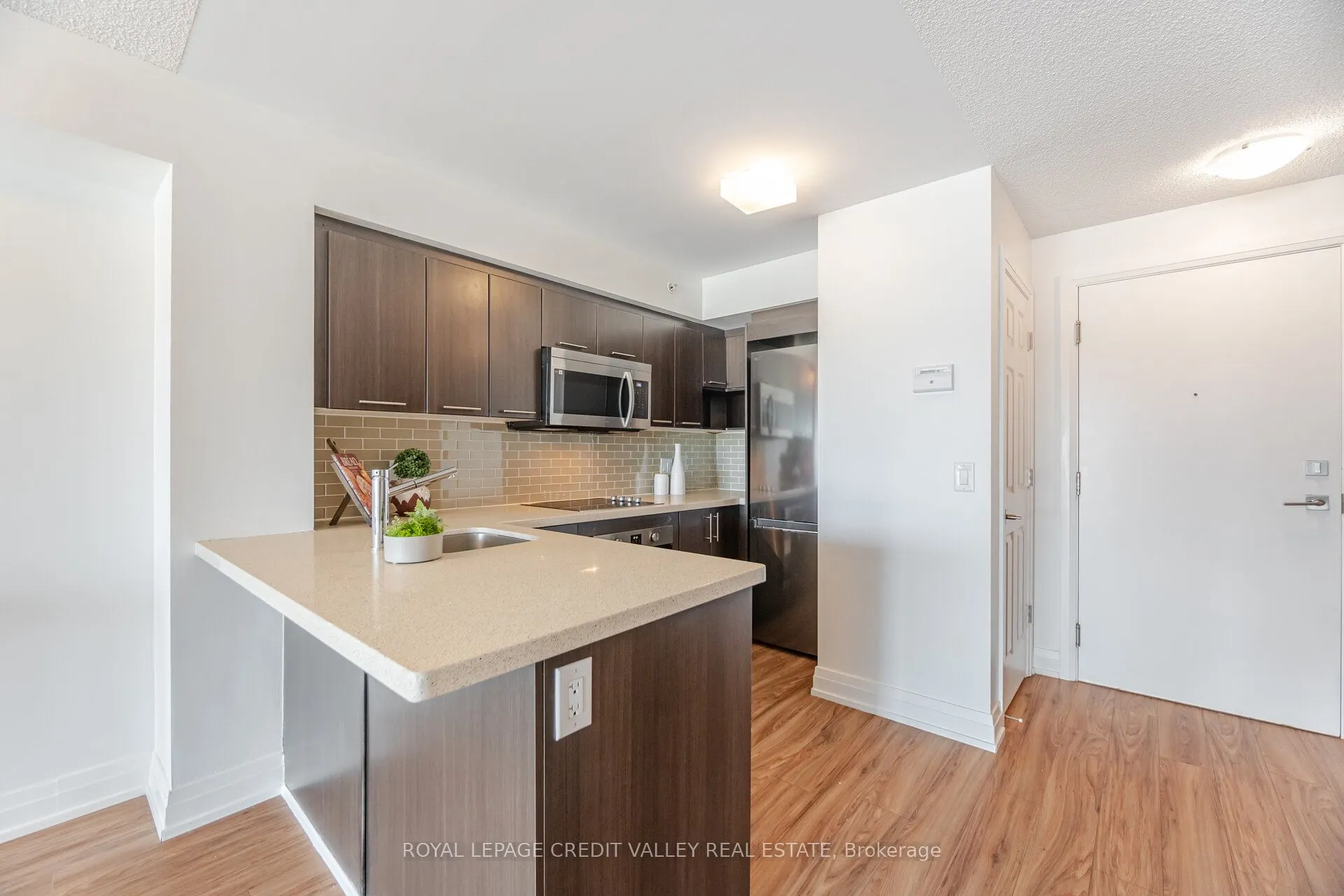 565 Wilson Avenue, #W409