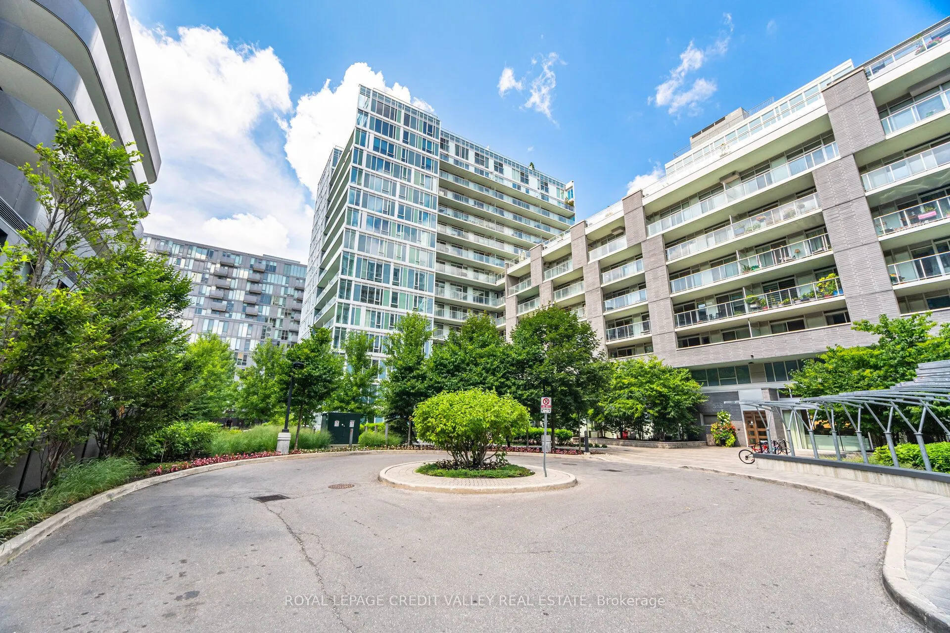 565 Wilson Avenue, #W409
