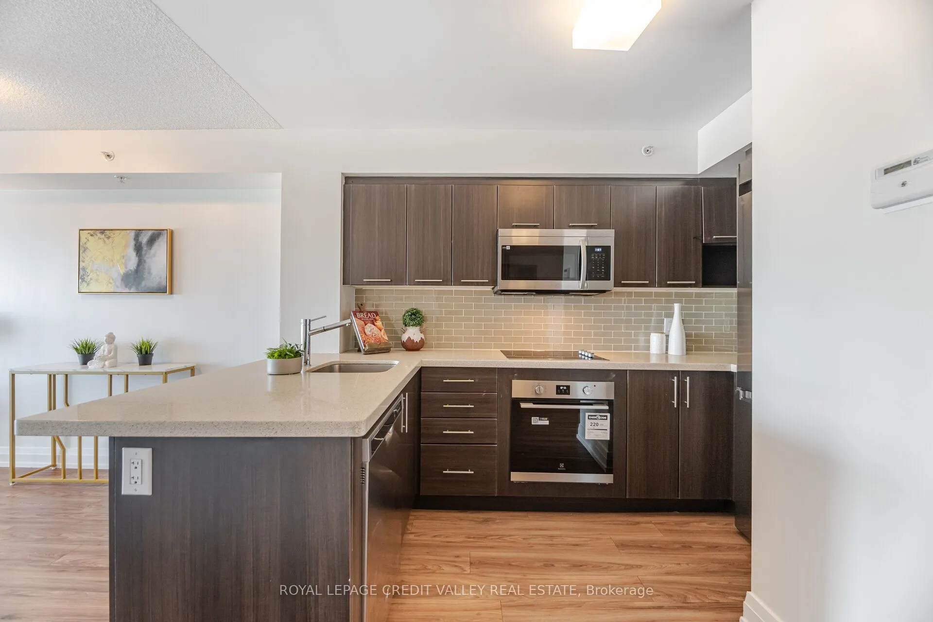 565 Wilson Avenue, #W409