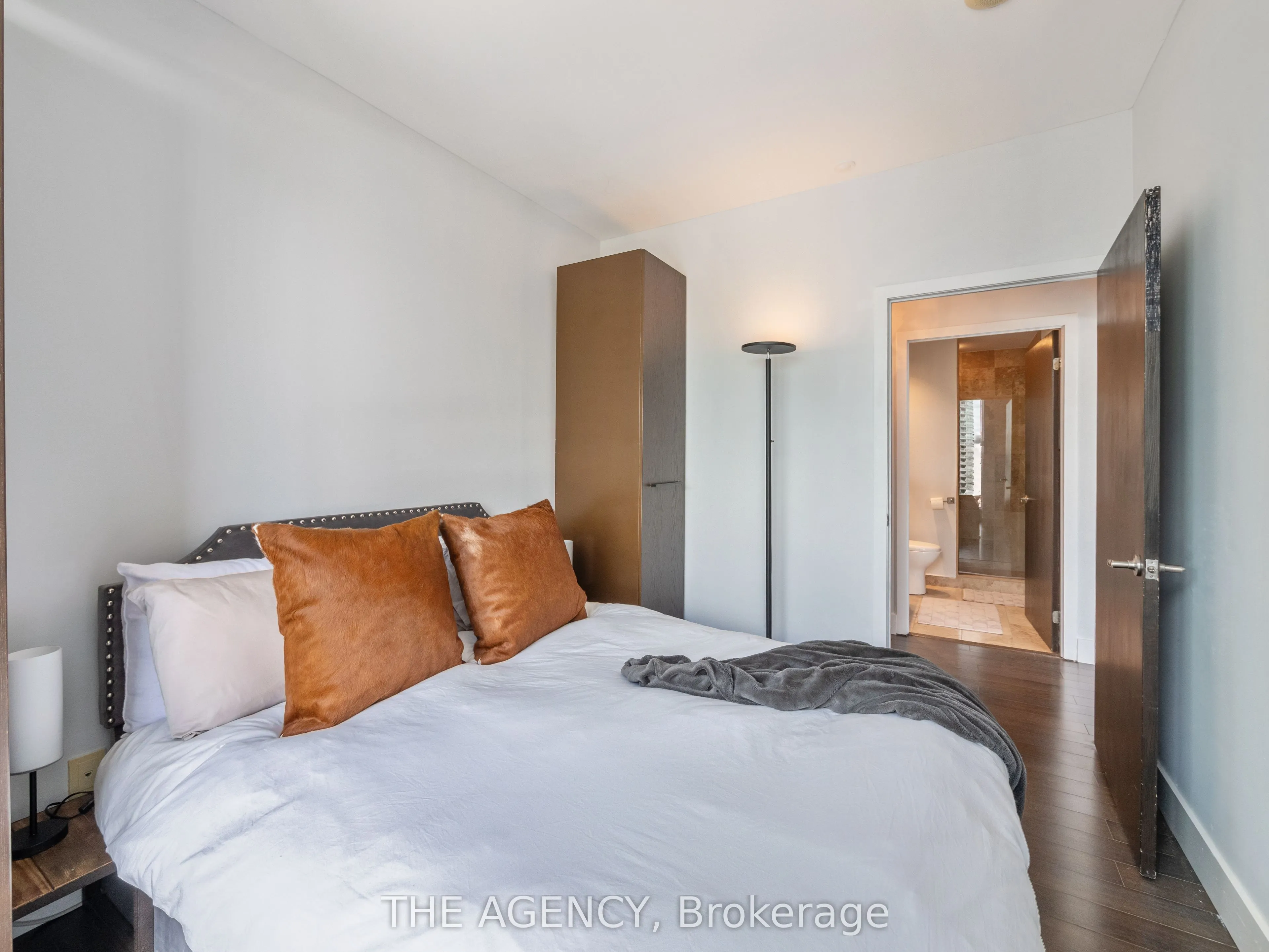 218 Queens Quay W, #2201