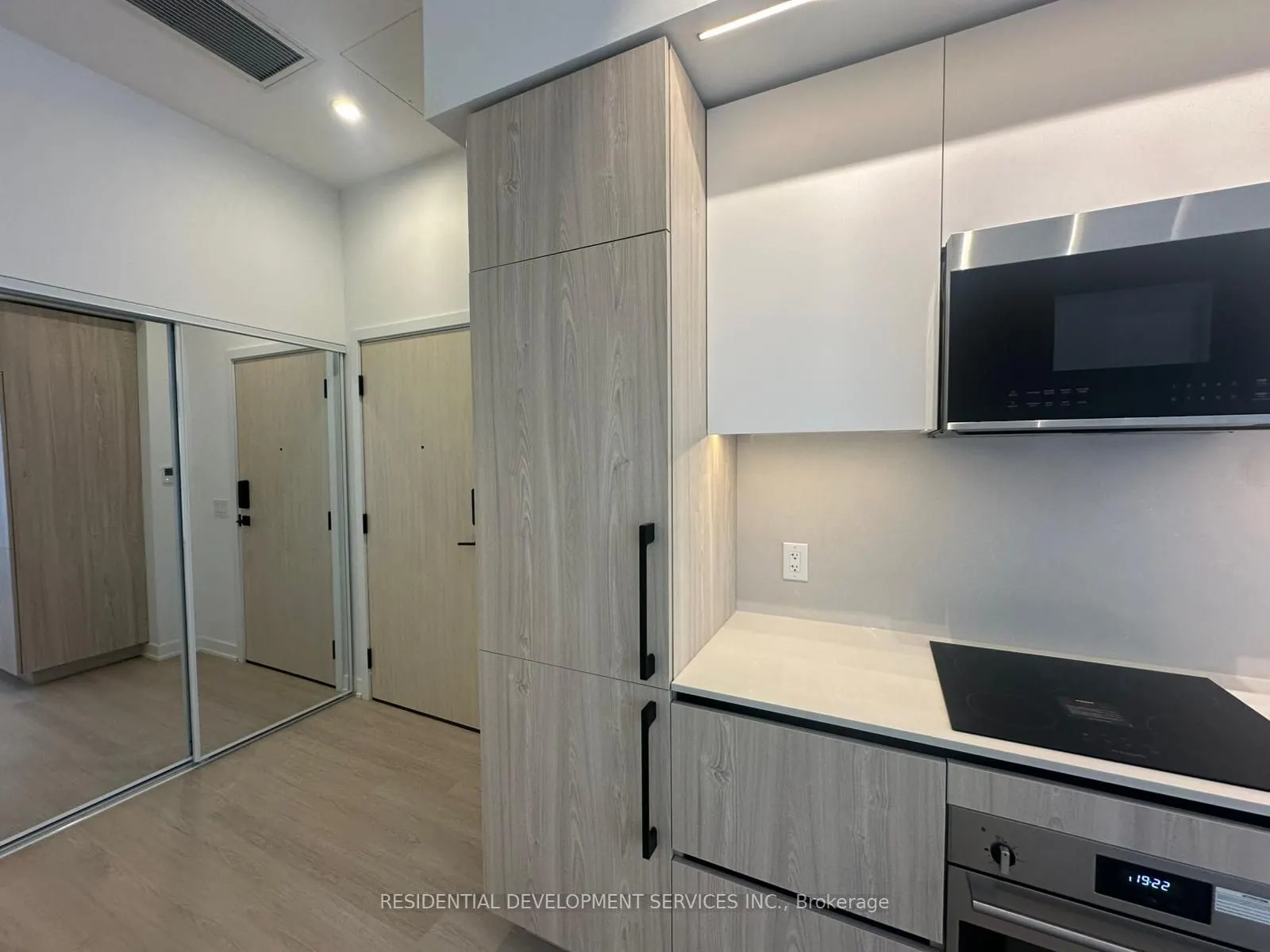 699 Sheppard Avenue E, #109
