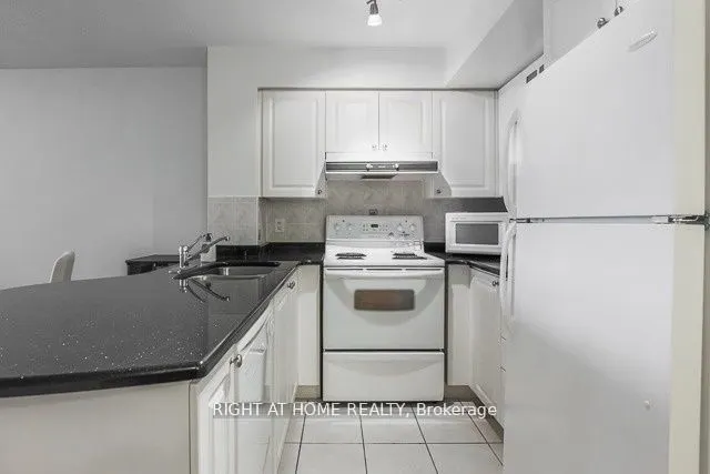17 Barberry Place, #804
