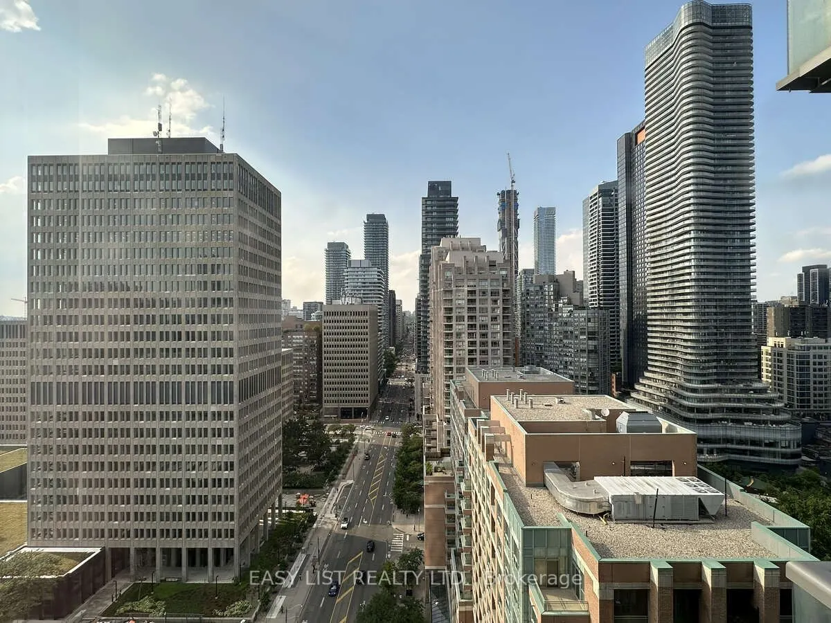 37 Grosvenor Street, #2203