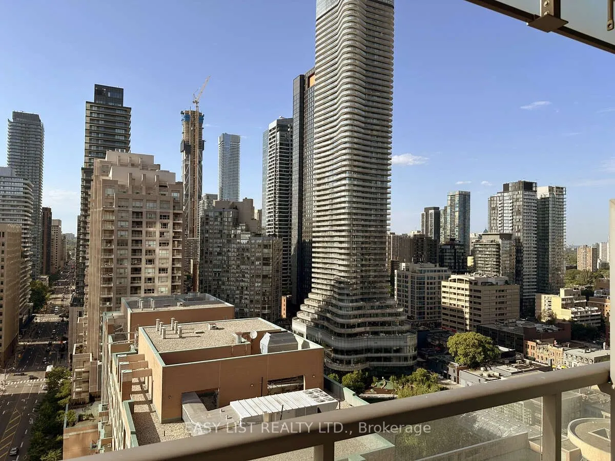 37 Grosvenor Street, #2203