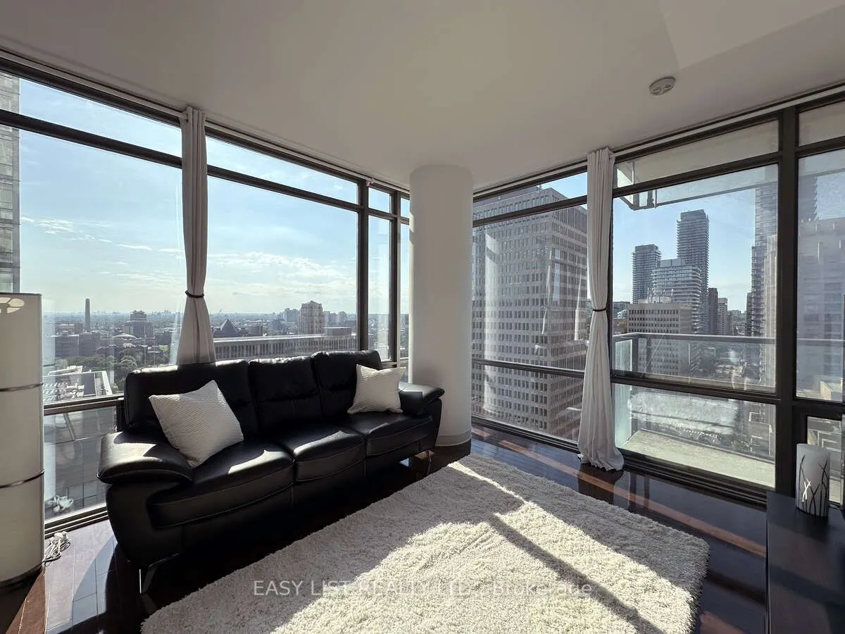 37 Grosvenor Street, #2203