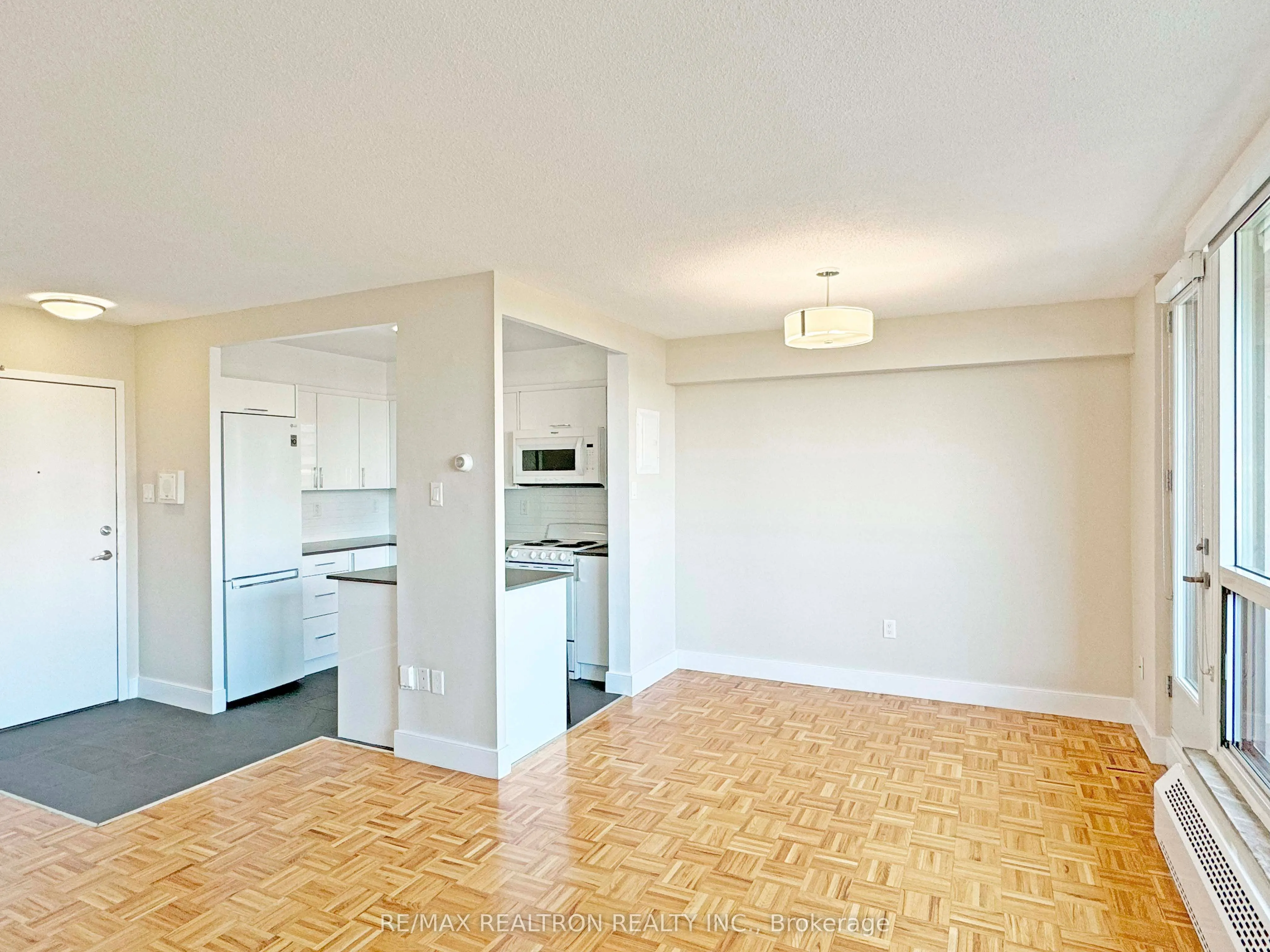 666 Spadina Avenue, #2408