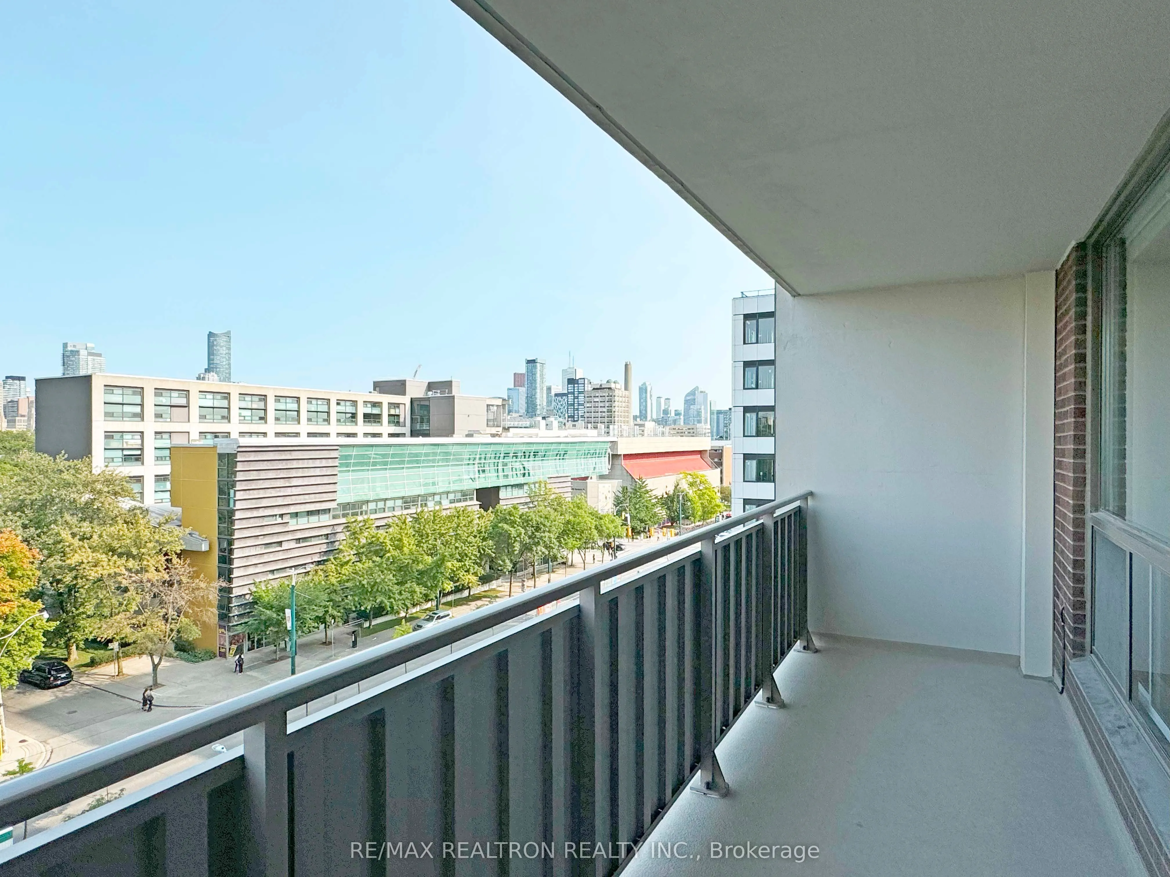 666 Spadina Avenue, #2408