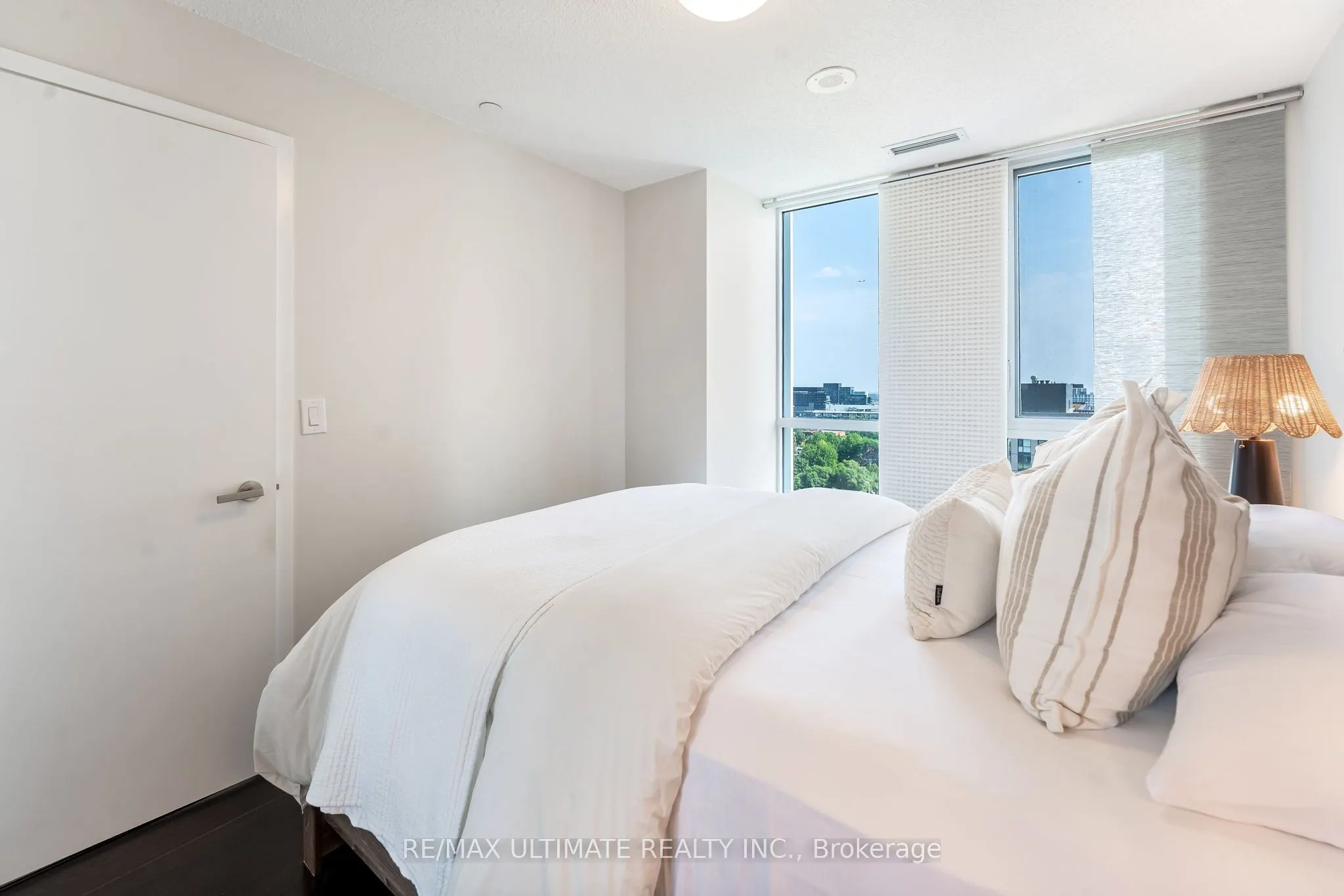 170 sumach Street, #1404
