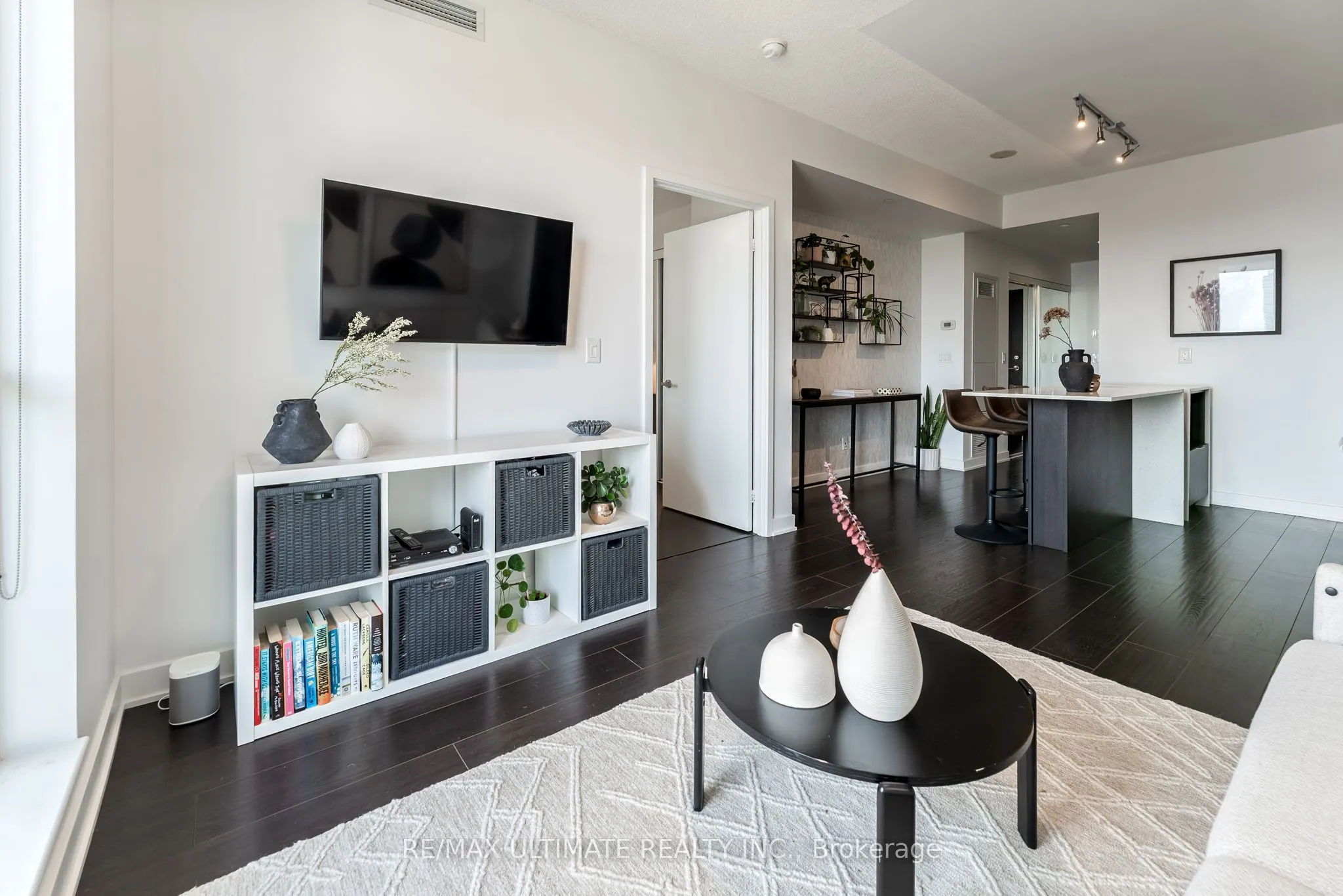 170 sumach Street, #1404