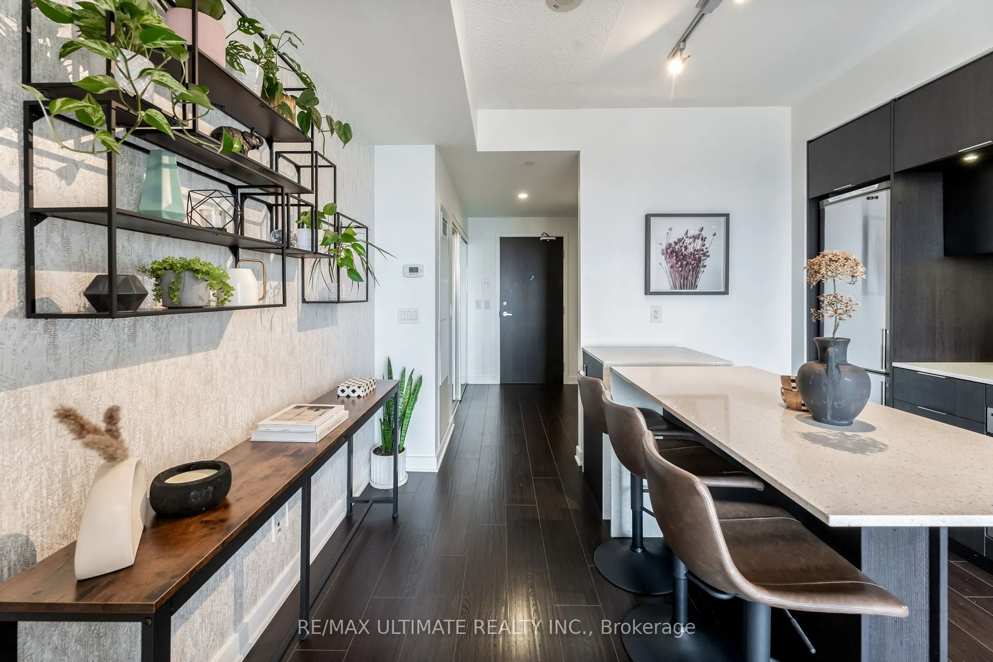 170 sumach Street, #1404
